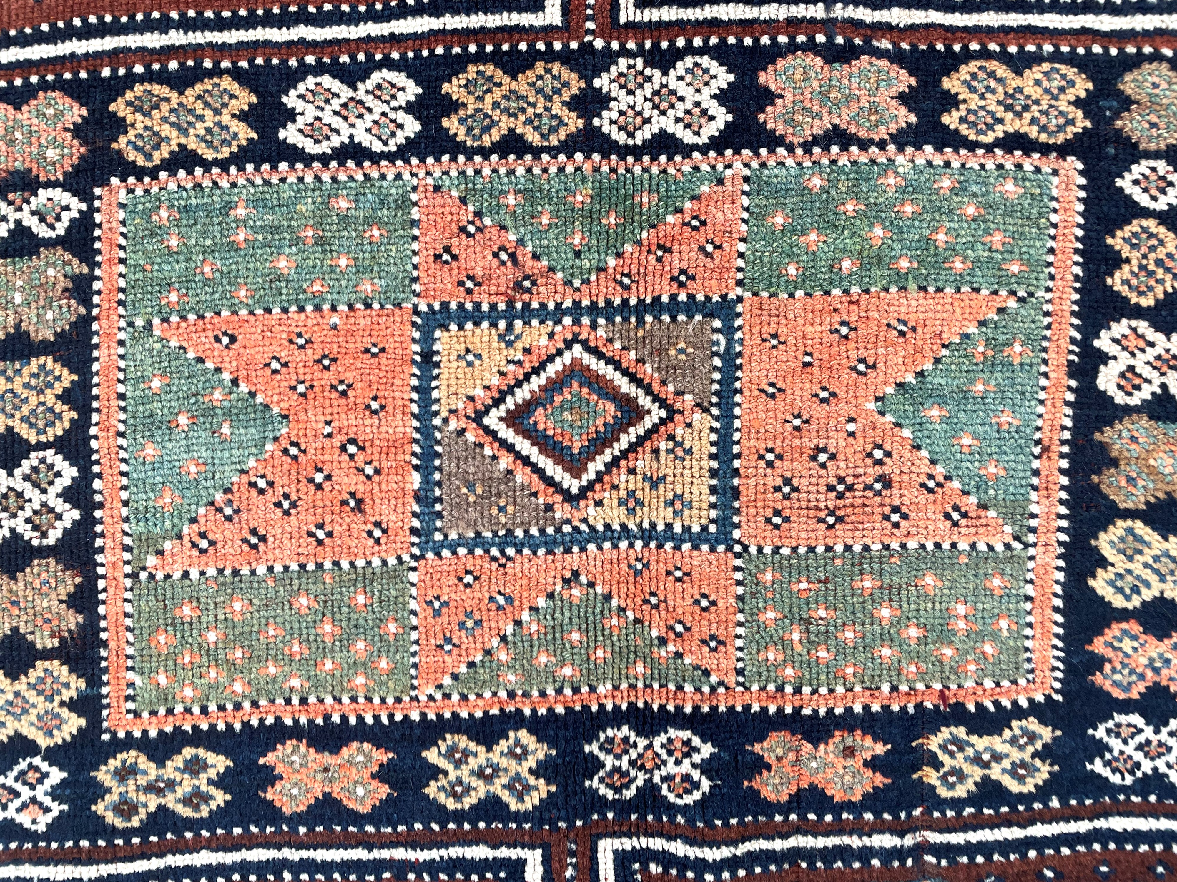 Tappeto Gucian Kurdo, Persia, Inizio XX secolo, 248x148 cm