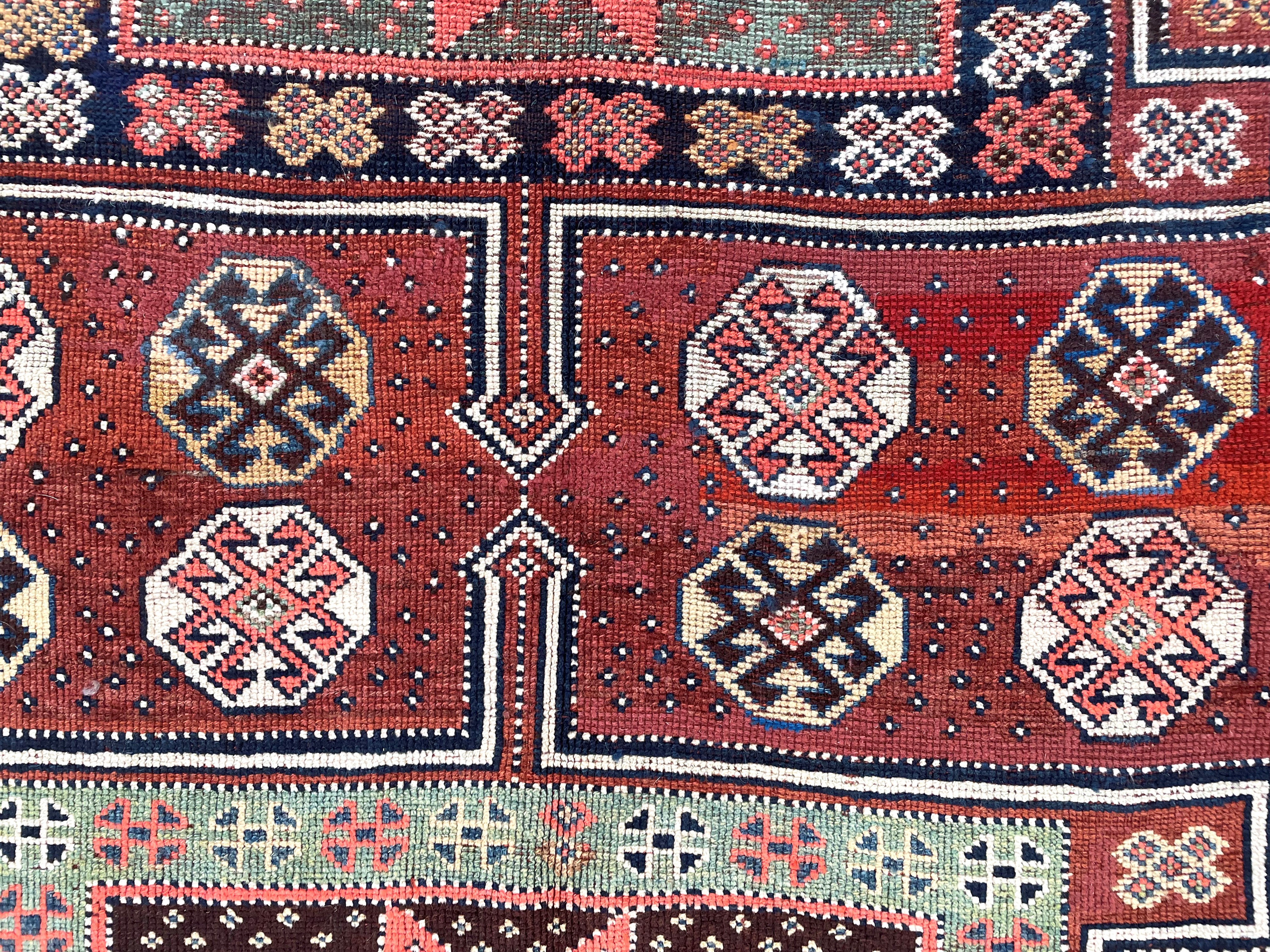 Tappeto Gucian Kurdo, Persia, Inizio XX secolo, 248x148 cm