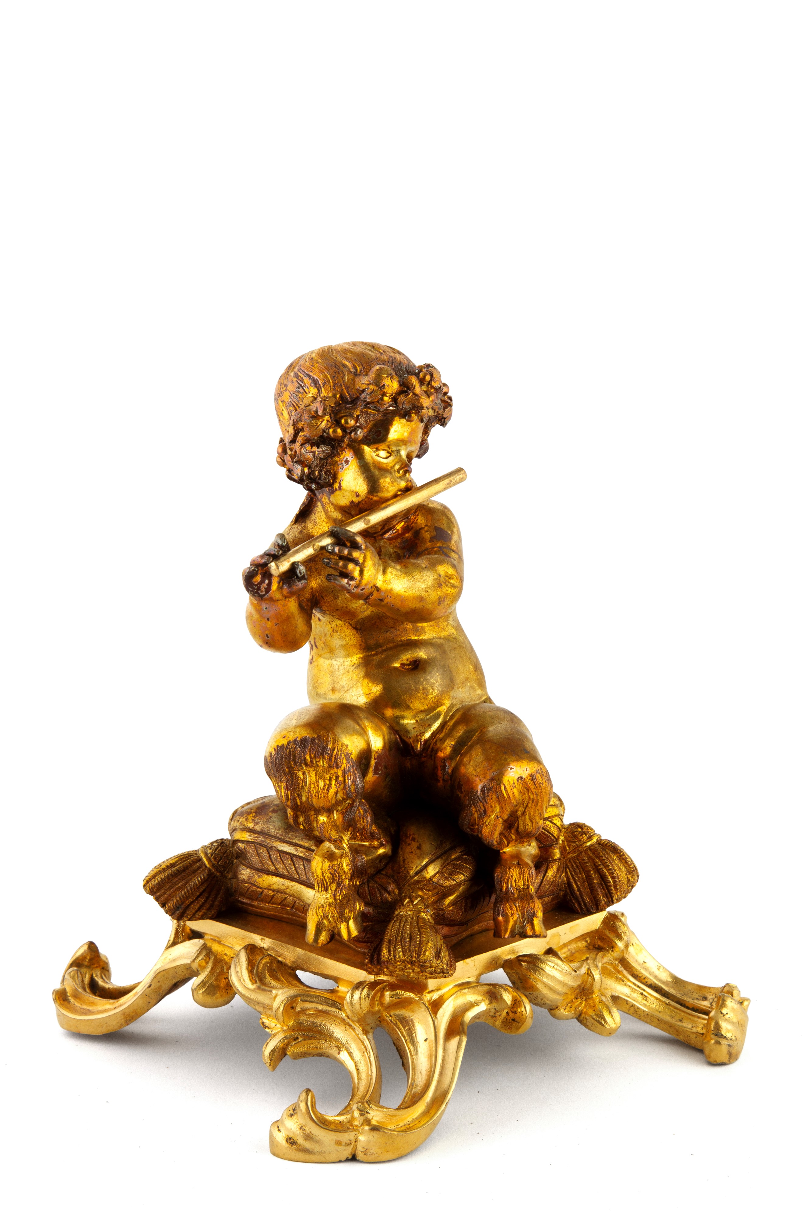 Coppia di sculture, Giovani satiri seduti su un cuscino, bronzo dorato, XIX secolo