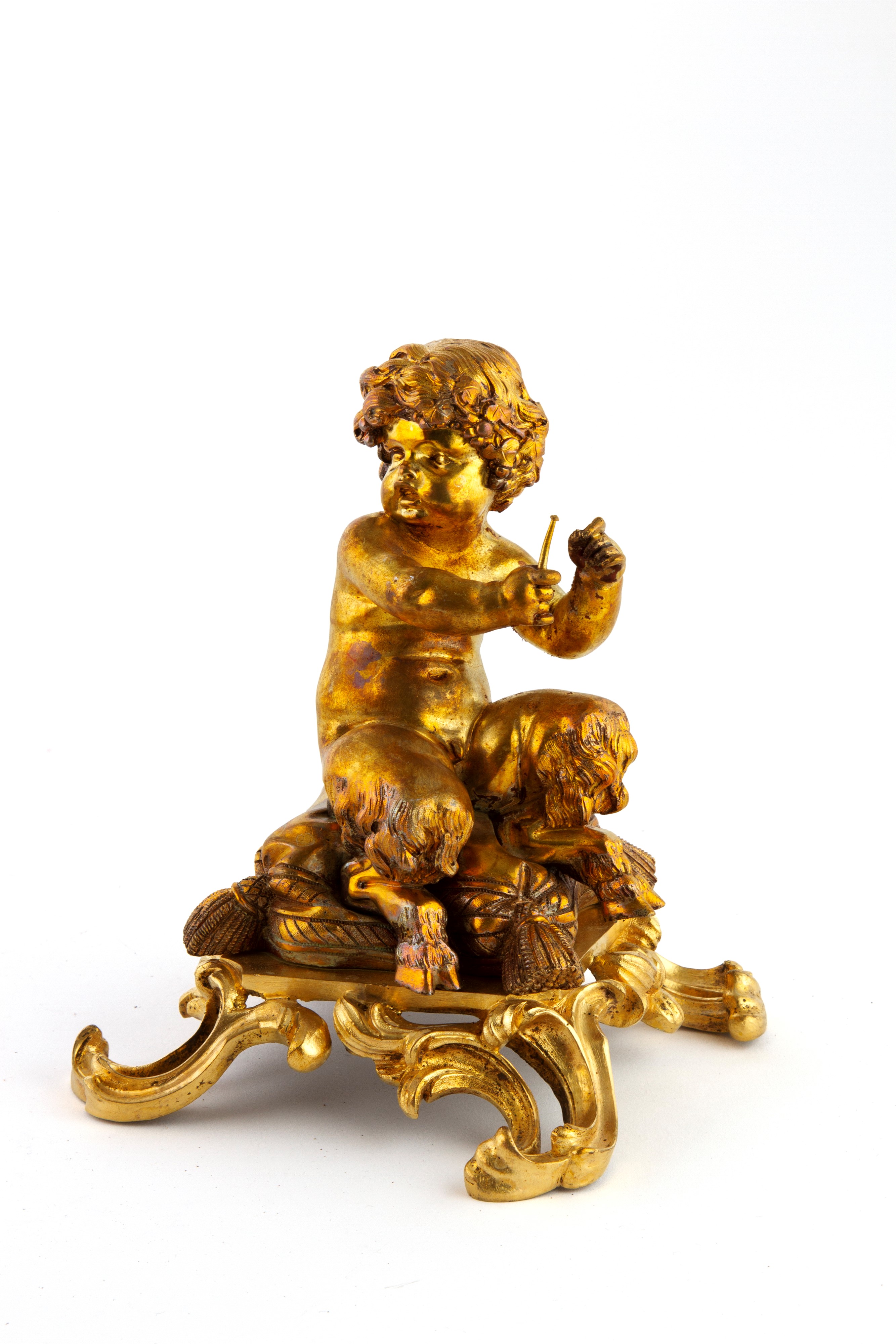 Coppia di sculture, Giovani satiri seduti su un cuscino, bronzo dorato, XIX secolo