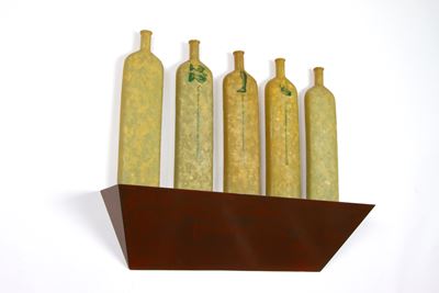 Scultura pensile contemporanea intitolata "TREASURE MAP", legno e cera, 1998