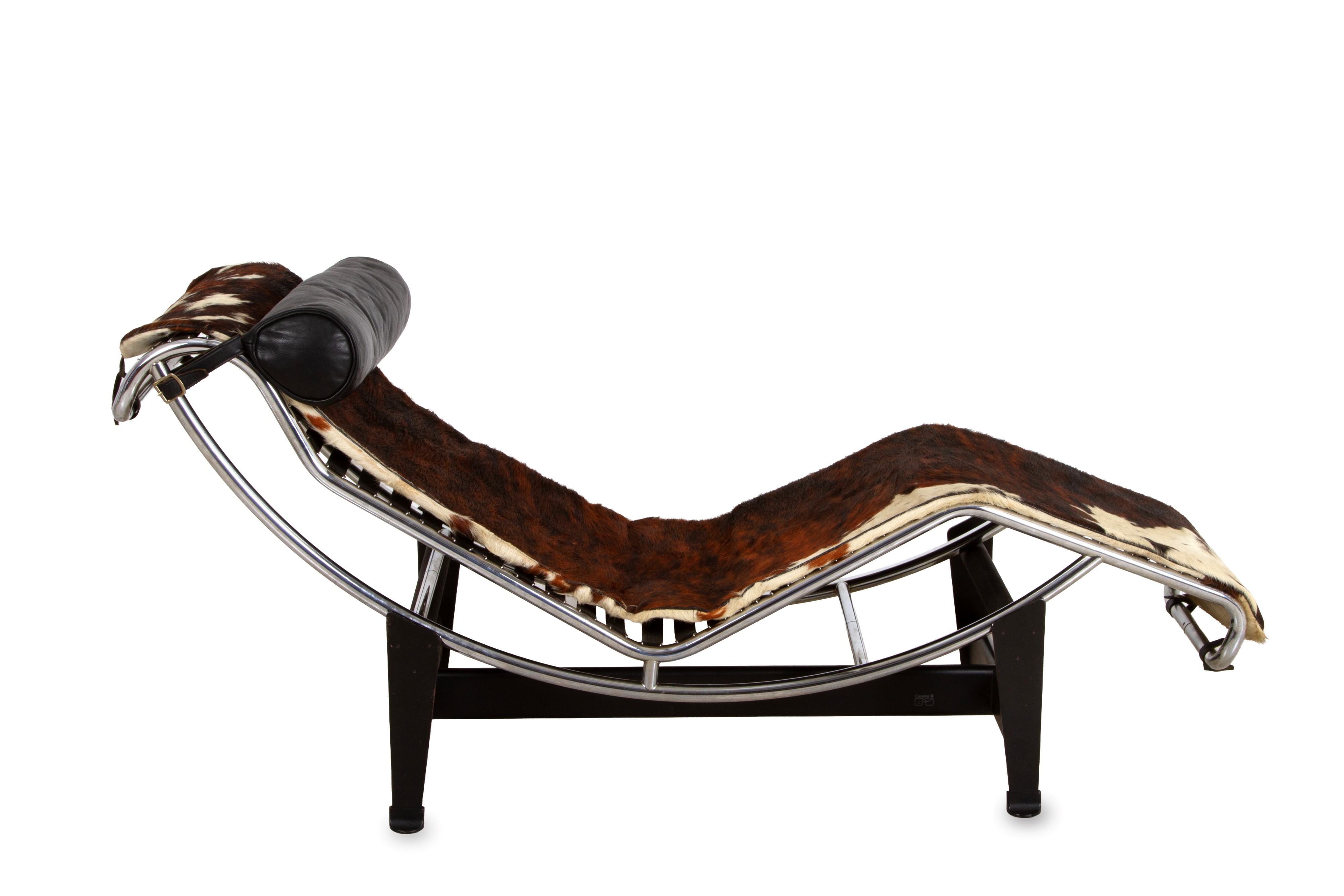 Charlotte Perriand, Chaise Longue LC4, acciaio cromato e pelle nera