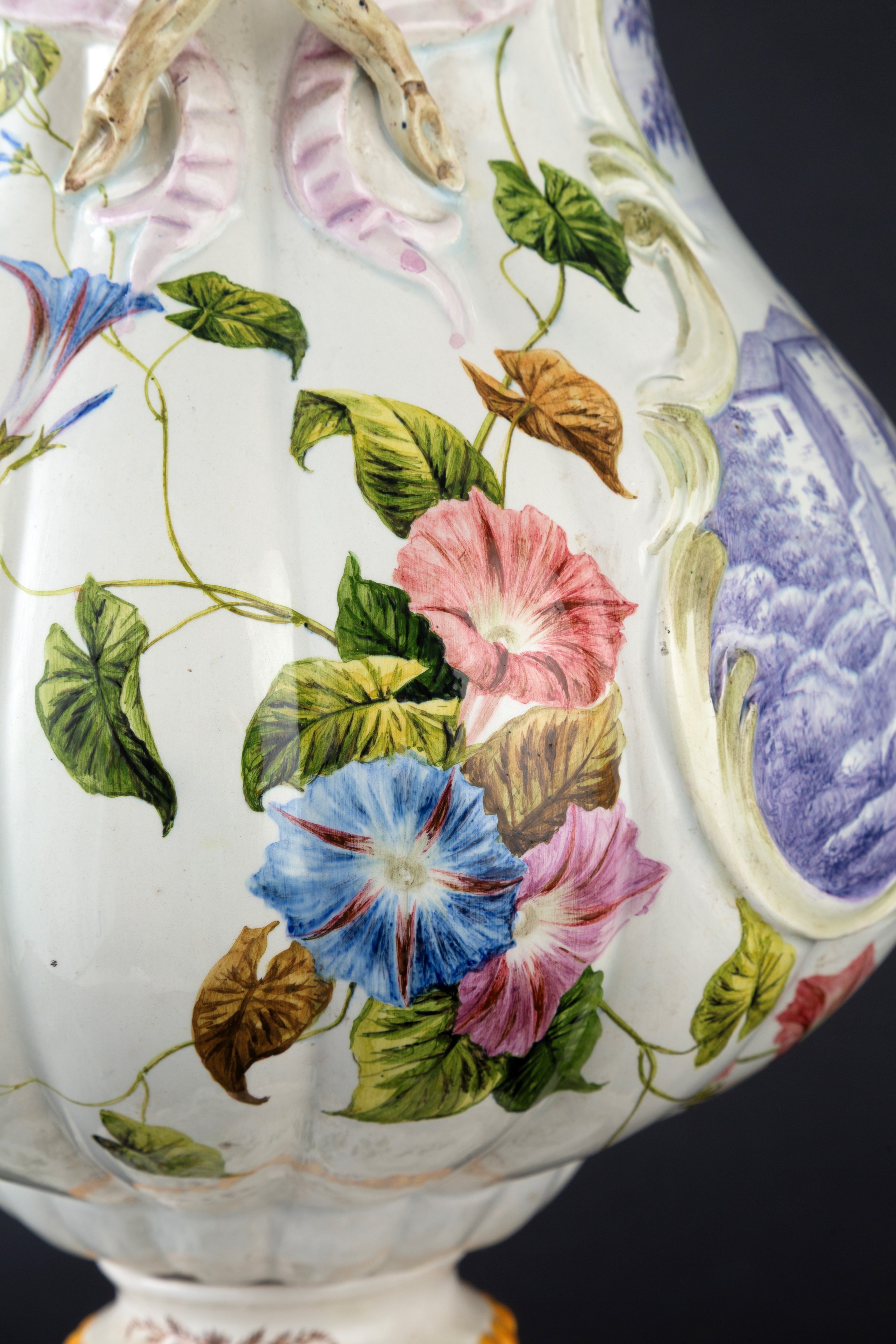 Nove di Bassano, Vaso in ceramica decorato