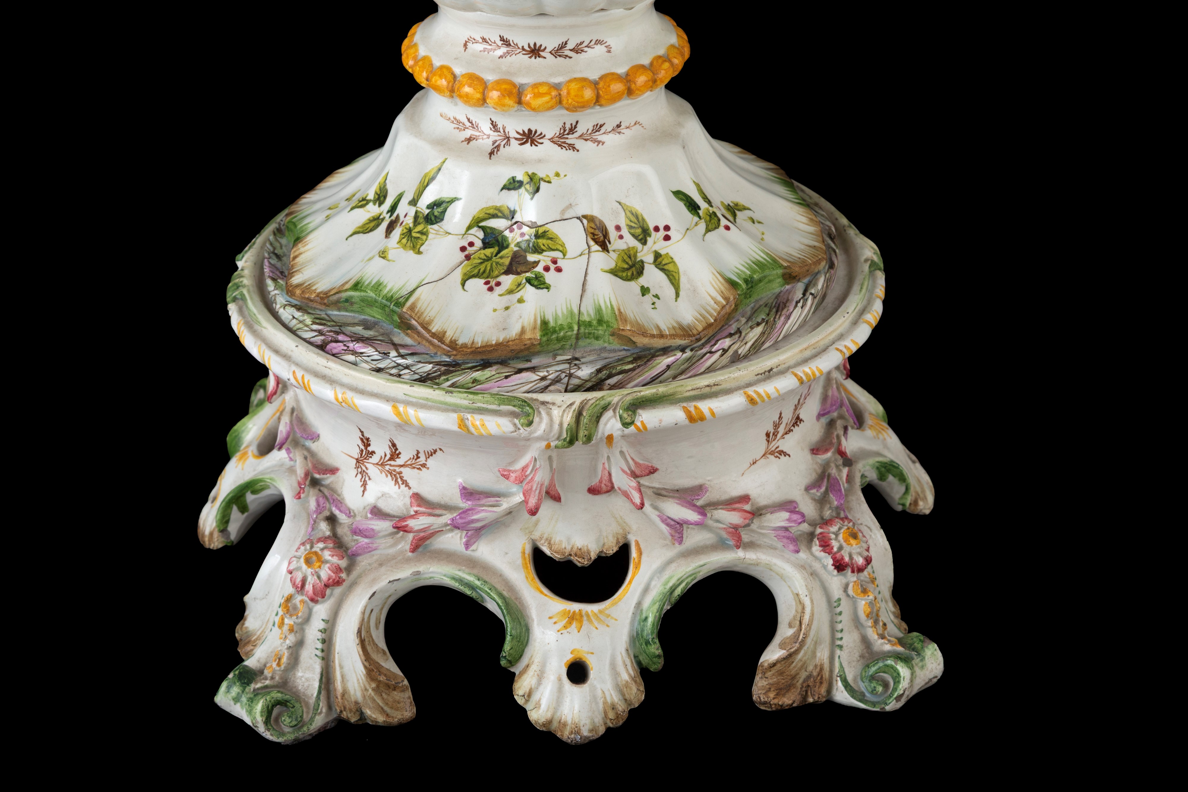 Nove di Bassano, Vaso in ceramica decorato