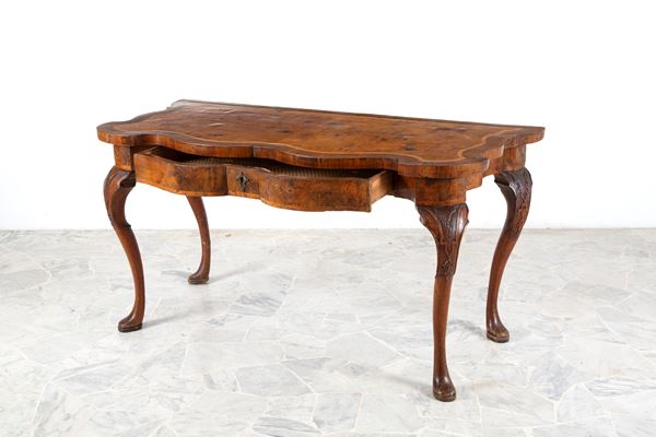 Ferrarese console