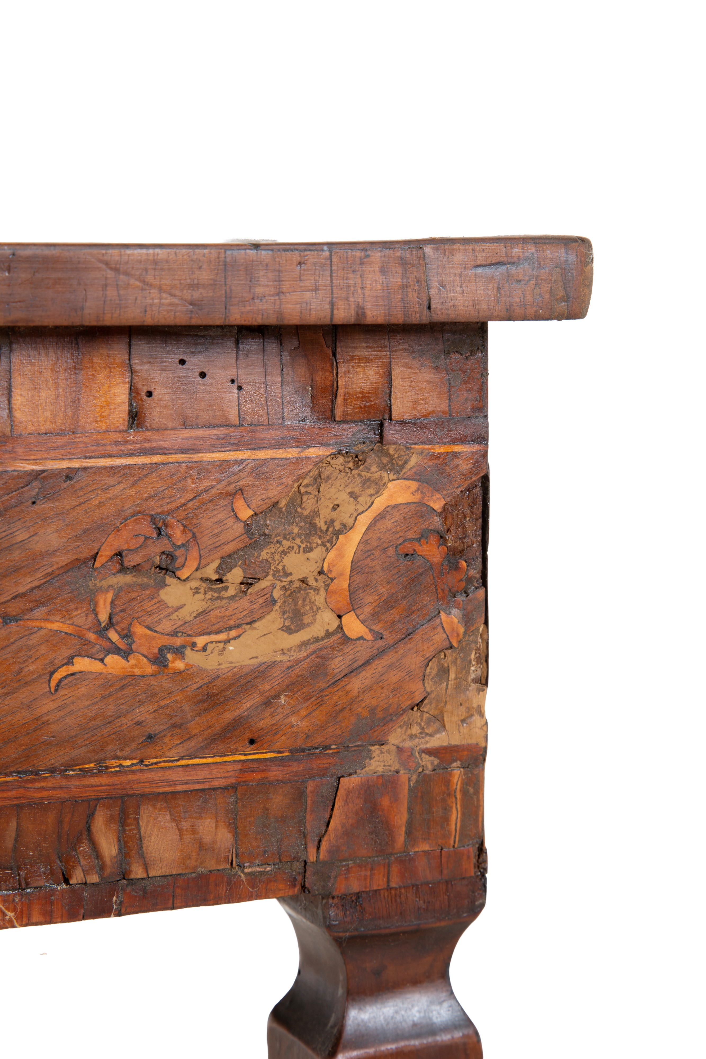 Scrittoio intarsiato in legno lastronato, XIX secolo