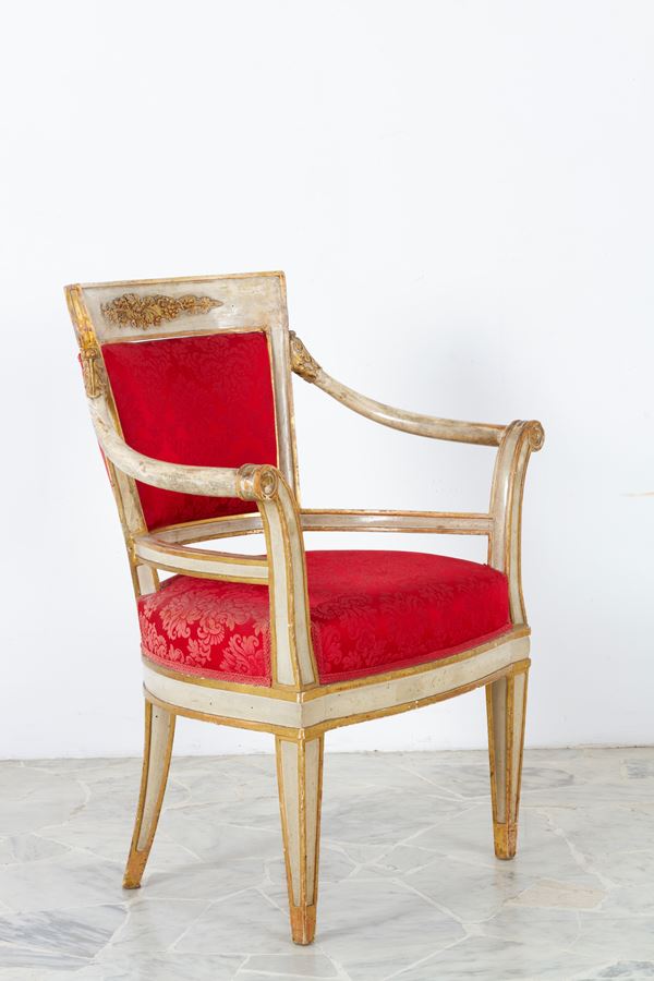 Poltrona laccata e dorata