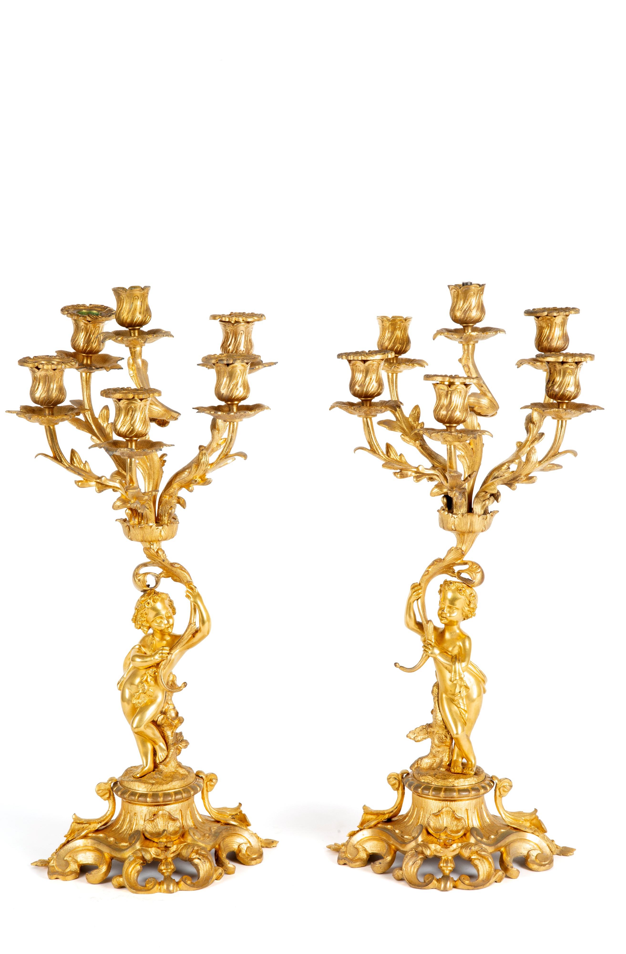 Trittico, bronzo dorato al mercurio finemente cesellato con putti e quadrante in smalto bianco (X...