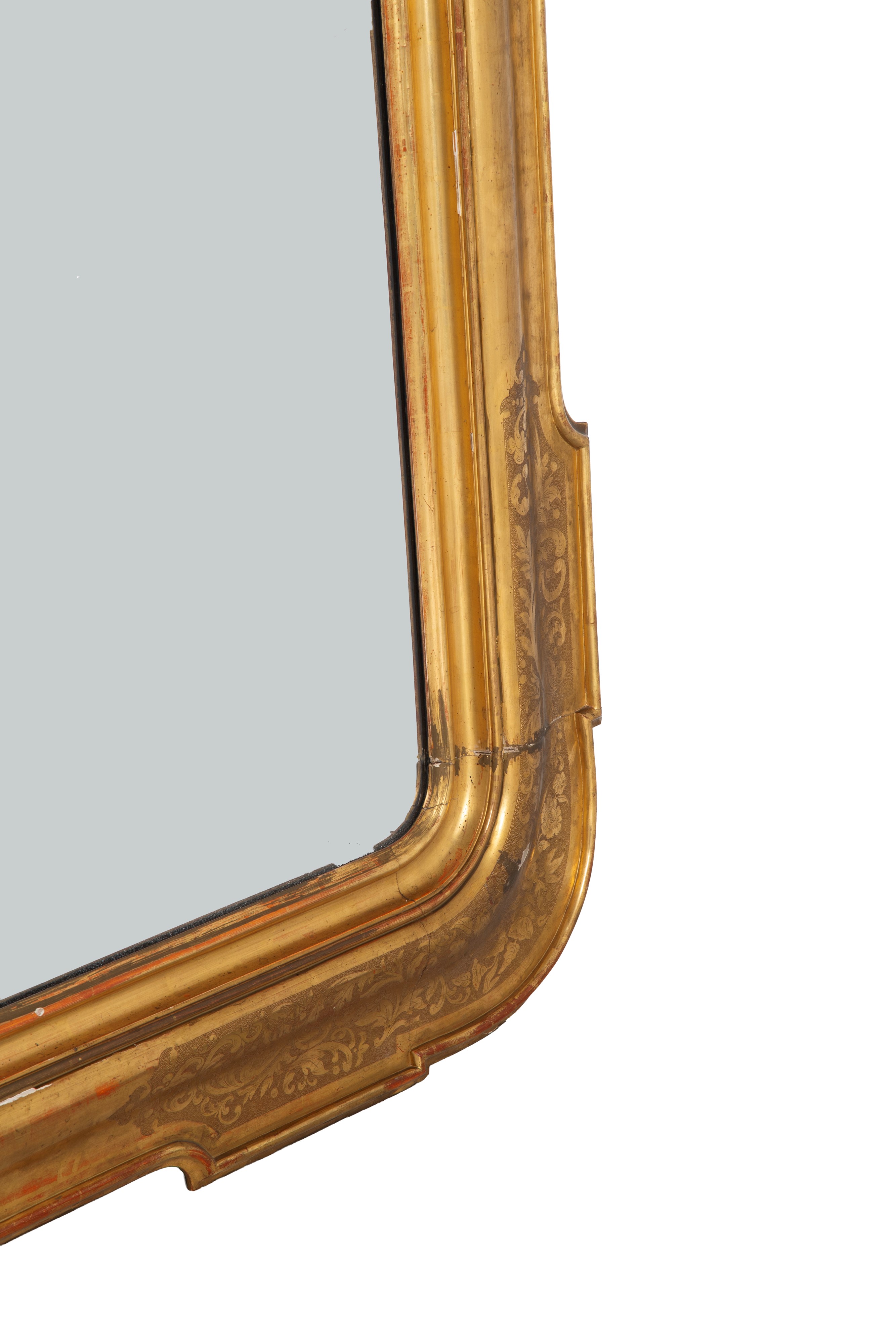 XIX secolo, Grande specchiera a vassoio in legno dorato decorato a motivi floreali