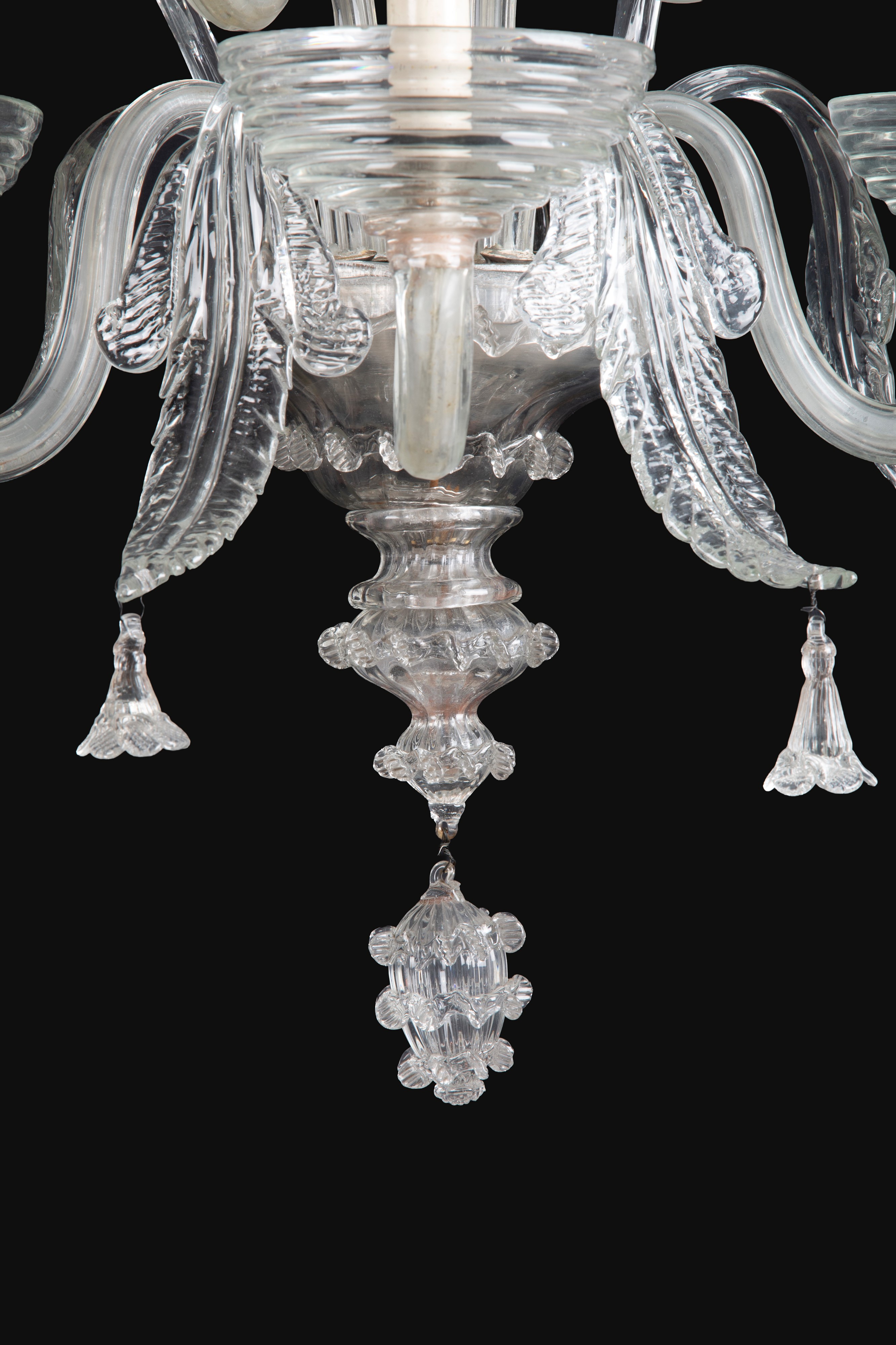 Coppia di applique a cinque luci in vetro di Murano, con elementi floreali (XIX secolo)