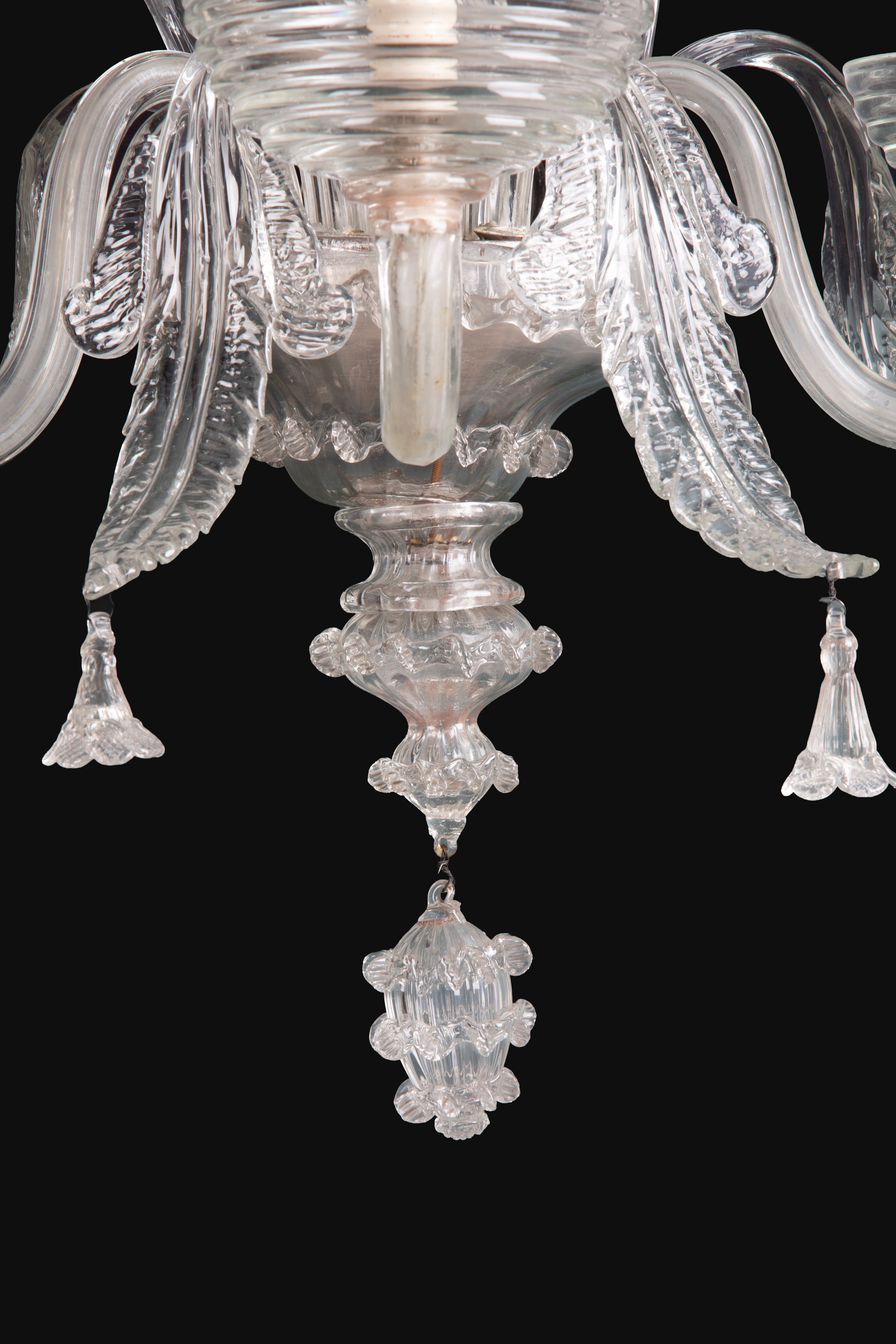 Coppia di applique a cinque luci in vetro di Murano, con elementi floreali (XIX secolo)