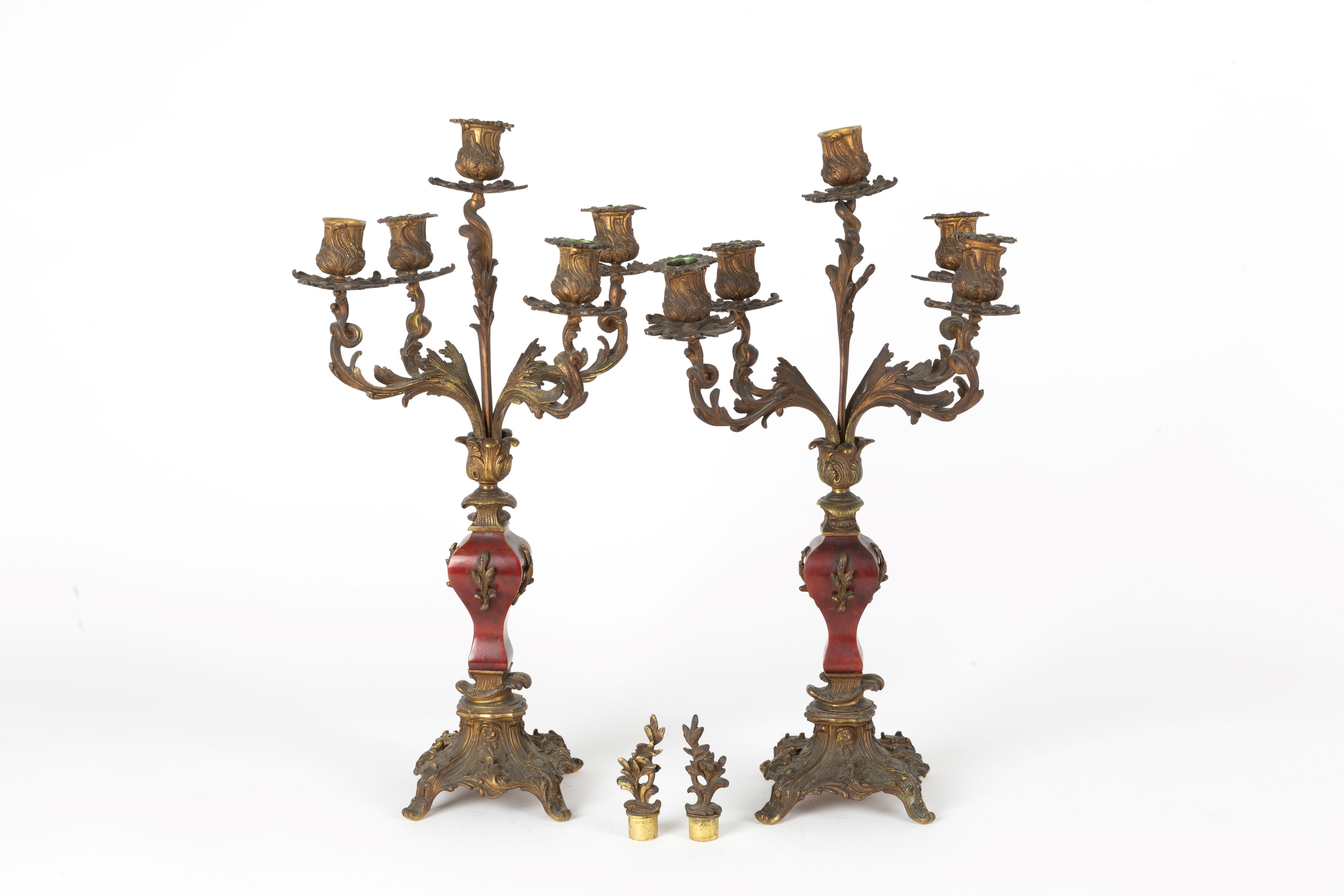 Trittico con orologio e due candelabri a cinque fiamme, finiture in bronzo dorato, XIX secolo