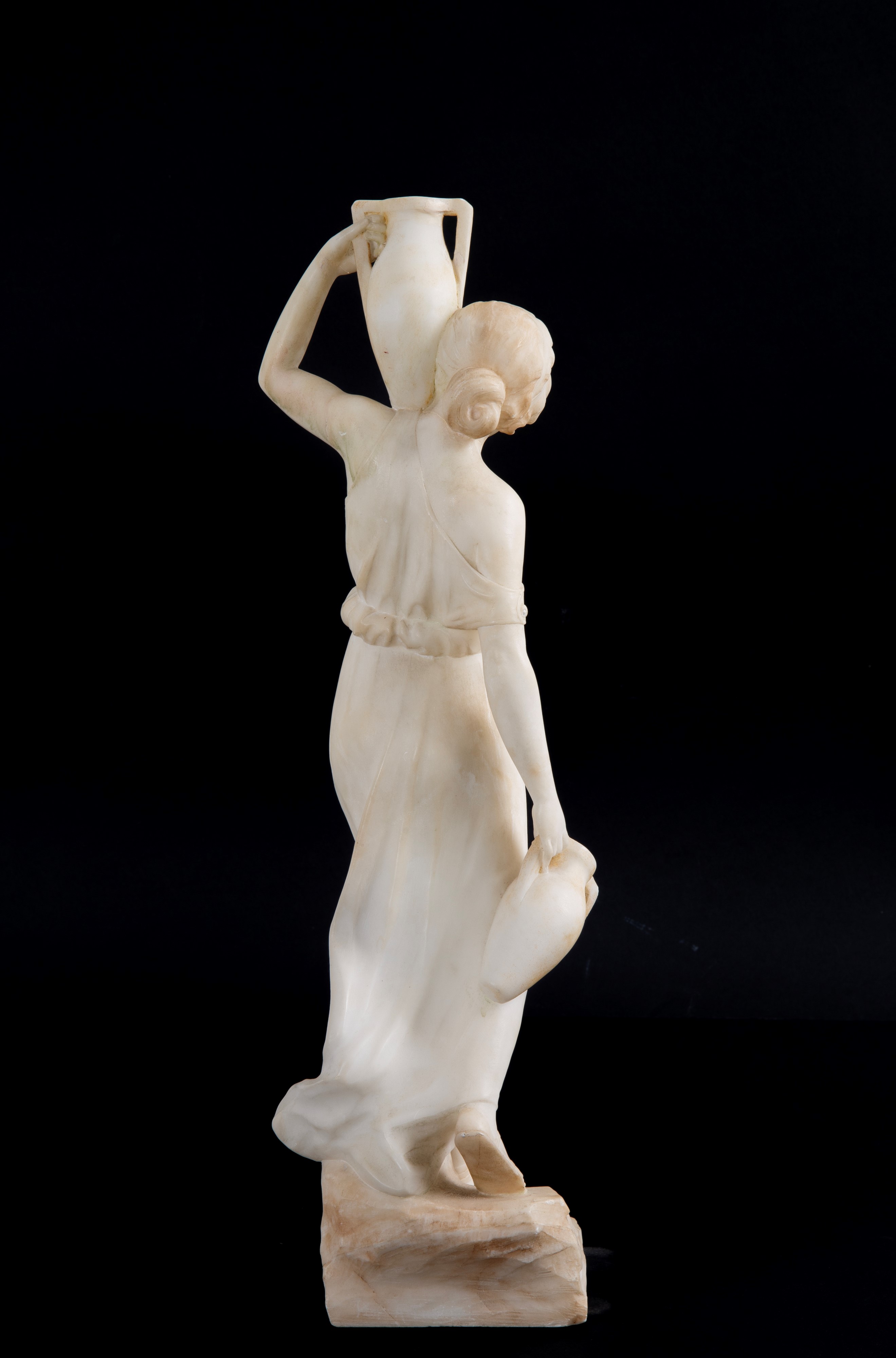 Scultura «Acquaiola», alabastro, XIX secolo