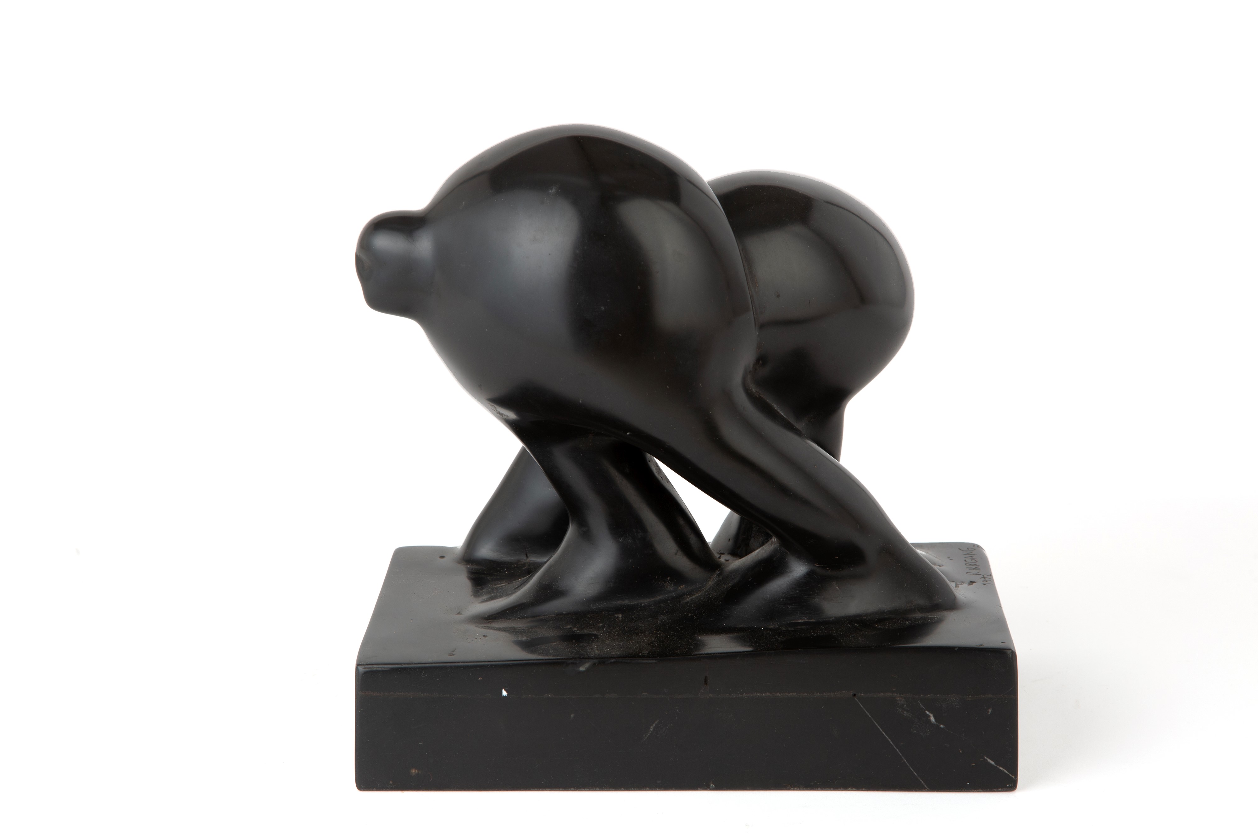 Rainer Irrgang - Scultura in marmo nero (Belgio), firmata e datata 1992