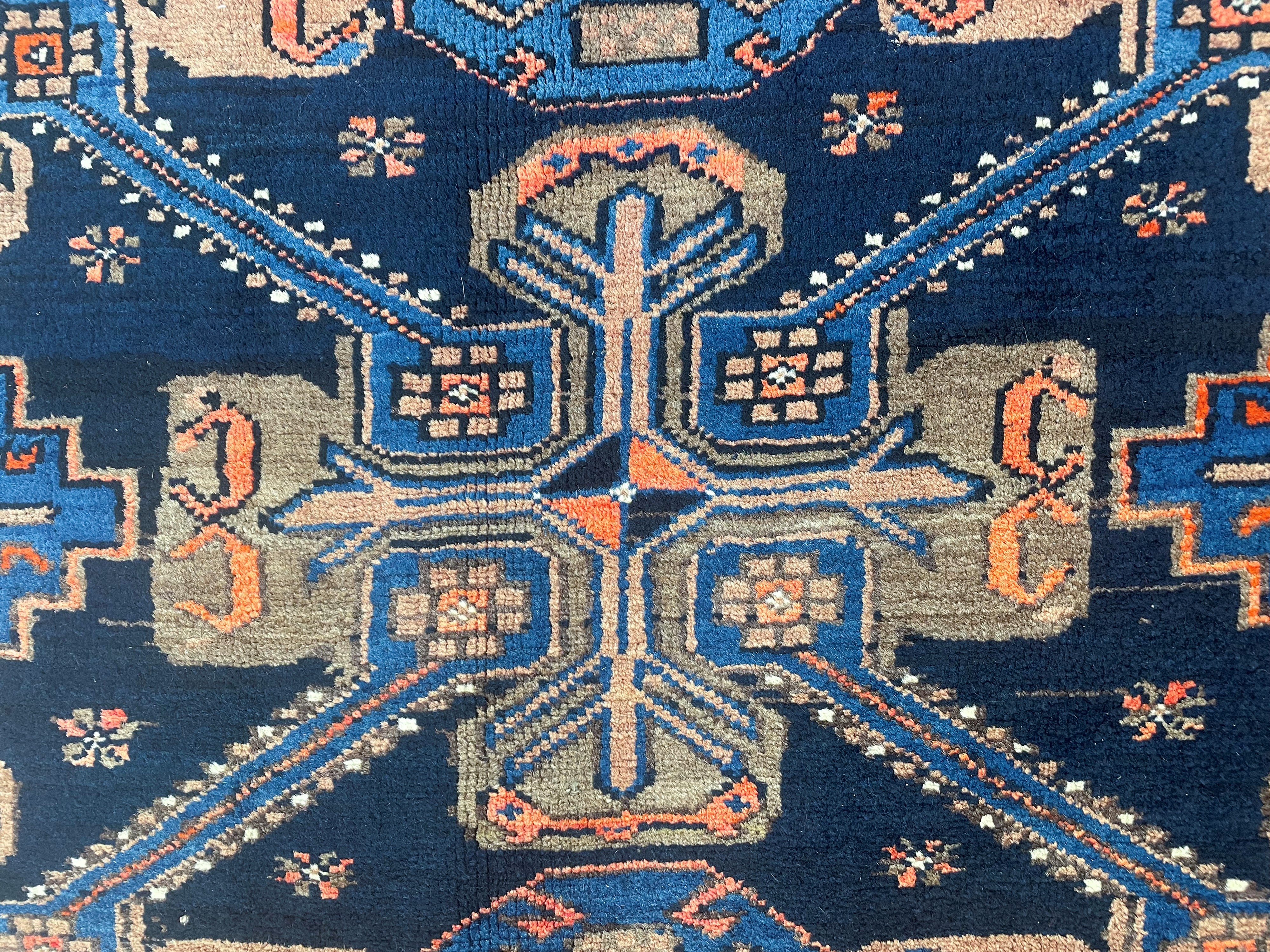Zairkour (Caucaso), Tappeto datato 1905, 320×170 cm circa