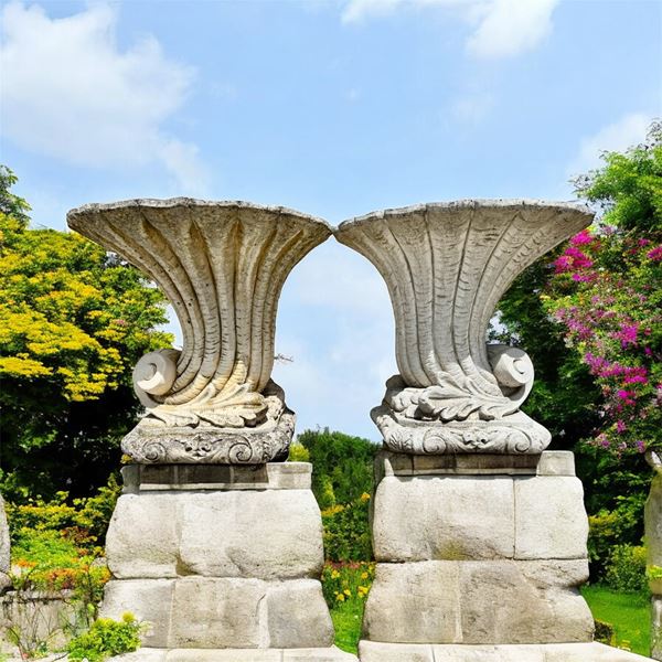 Pair of vases
