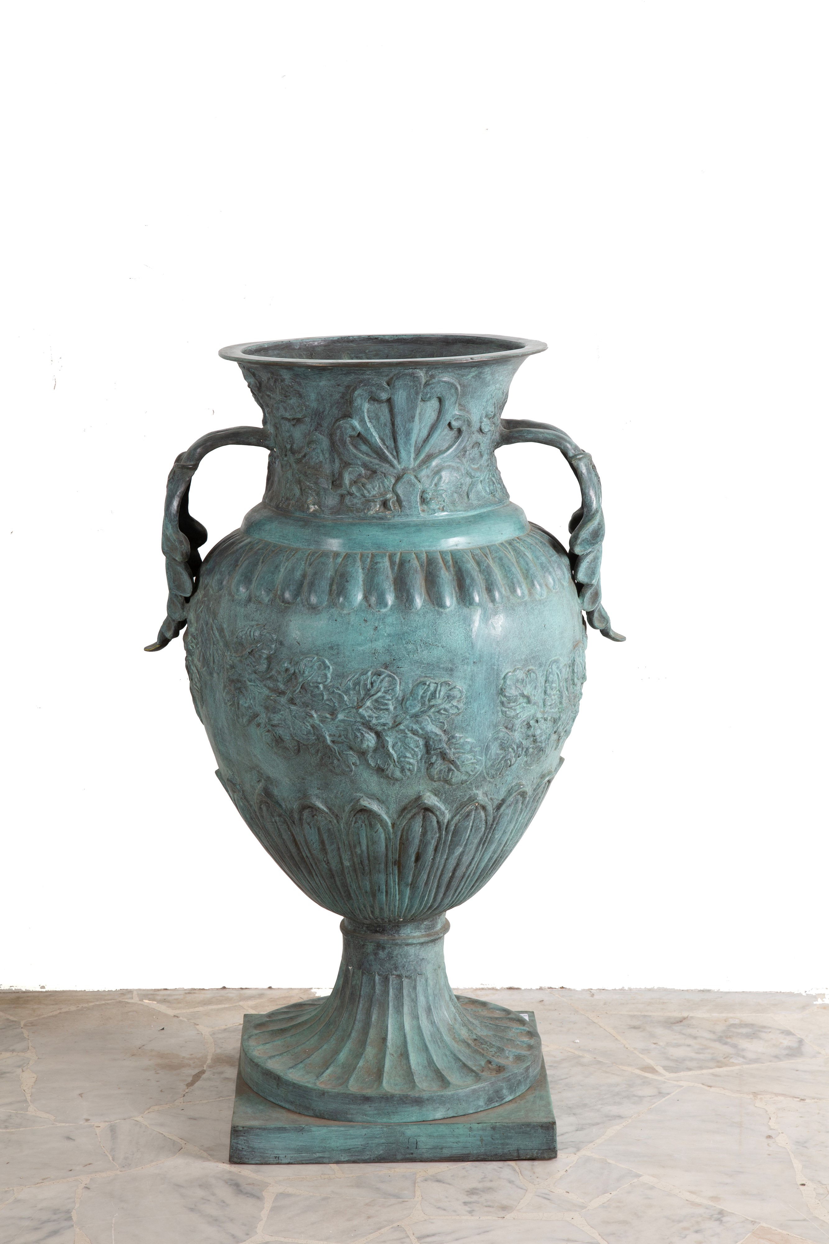 Grande vaso con coperchio, bronzo patinato, XX secolo