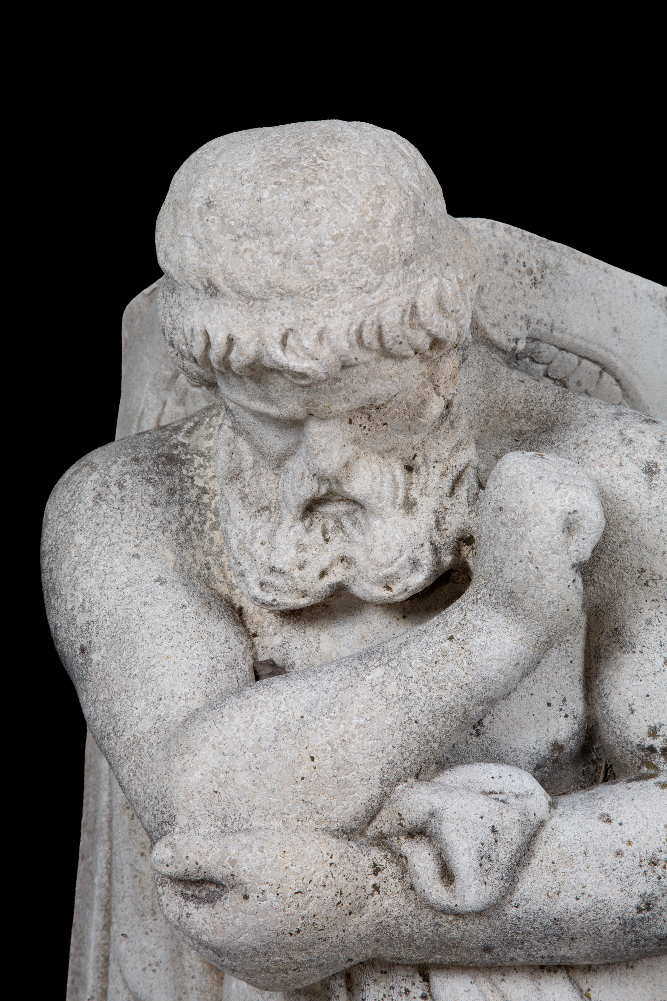 Coppia di lesene, figure maschili, pietra composita, XX secolo