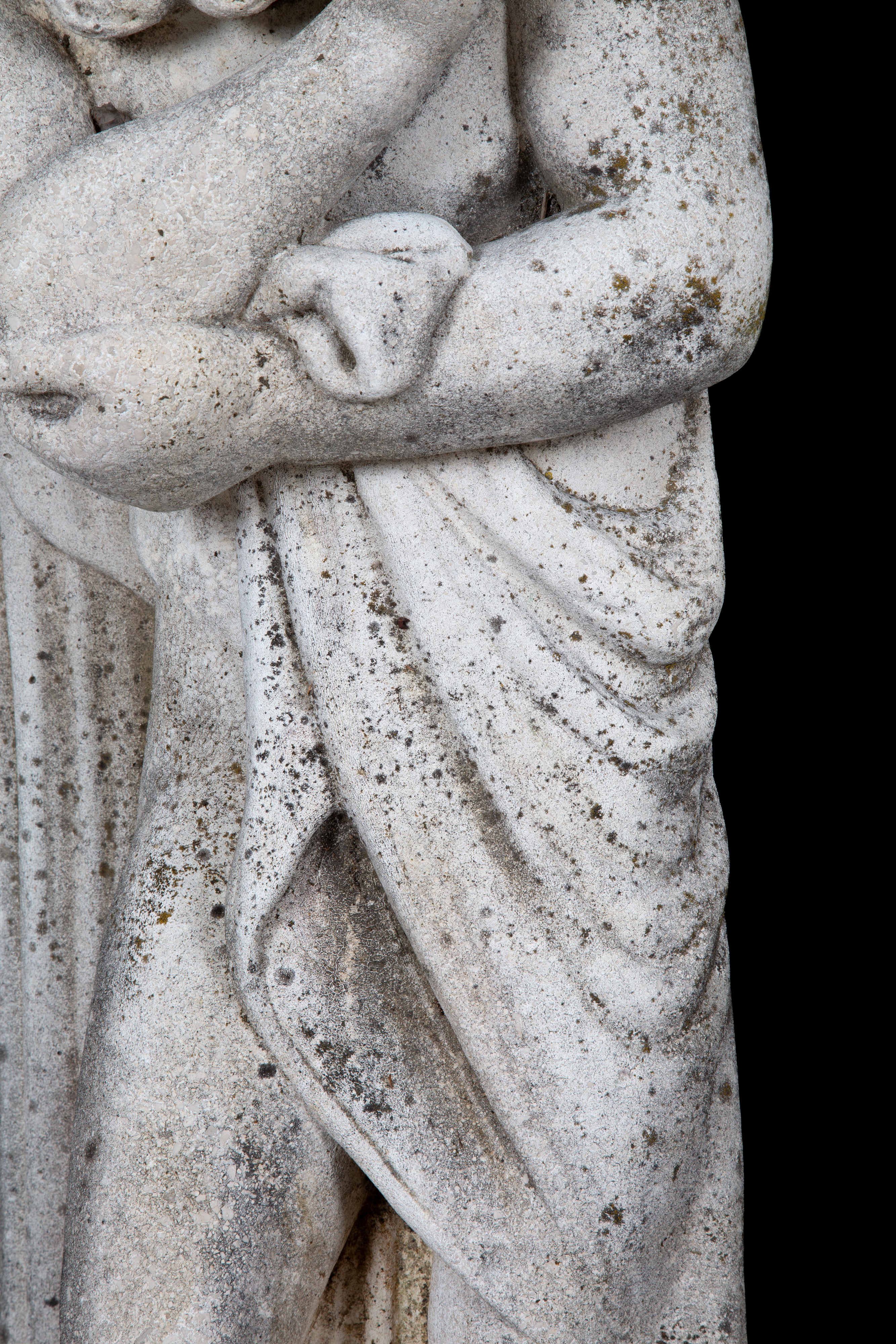 Coppia di lesene, figure maschili, pietra composita, XX secolo