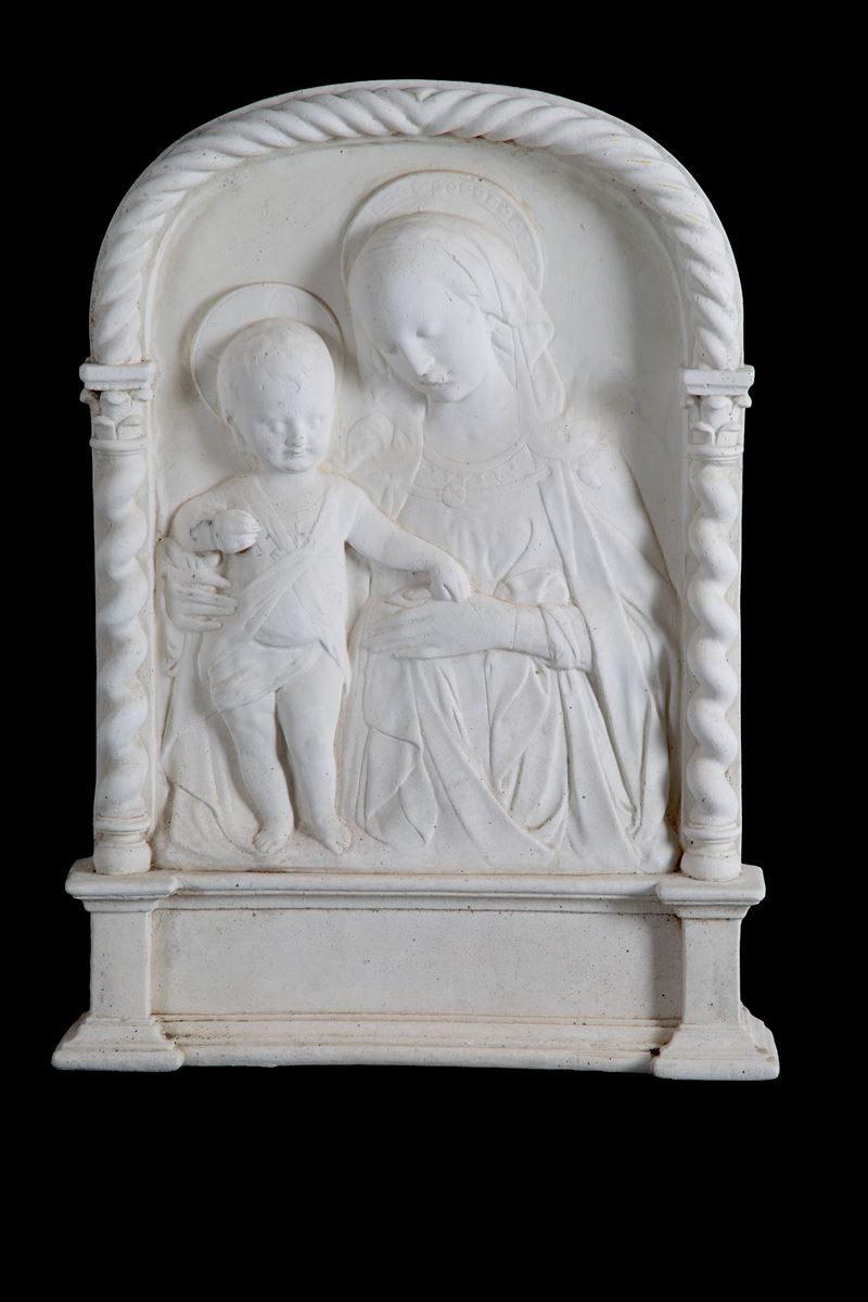 Rilievo, Madonna con Bambino, pietra composita (XX secolo)