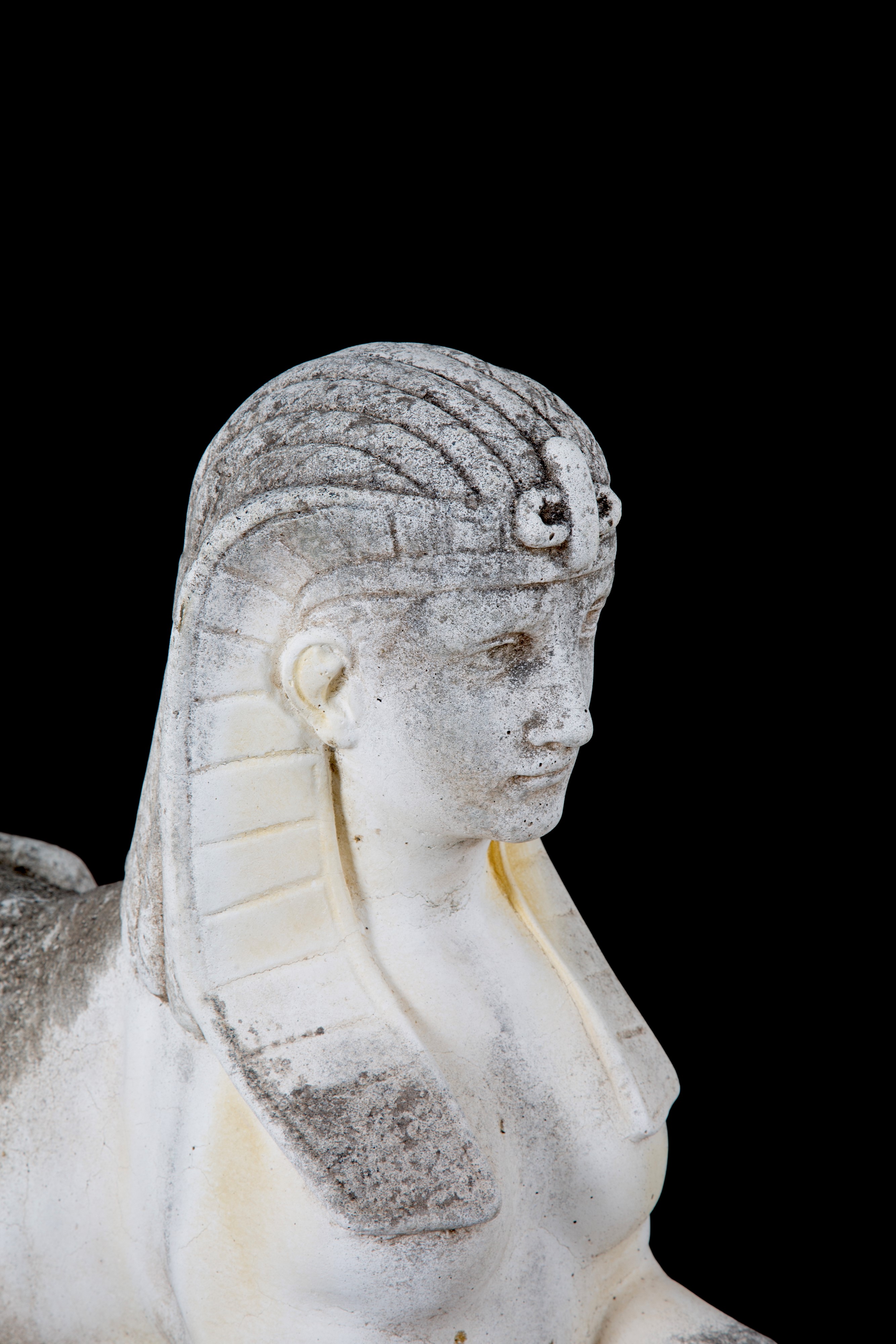 Coppia di sculture “Sfingi”, scultura in pietra composita, XX secolo