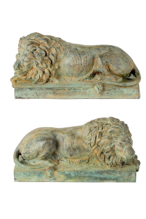 Pair of sculptures "LIONS"