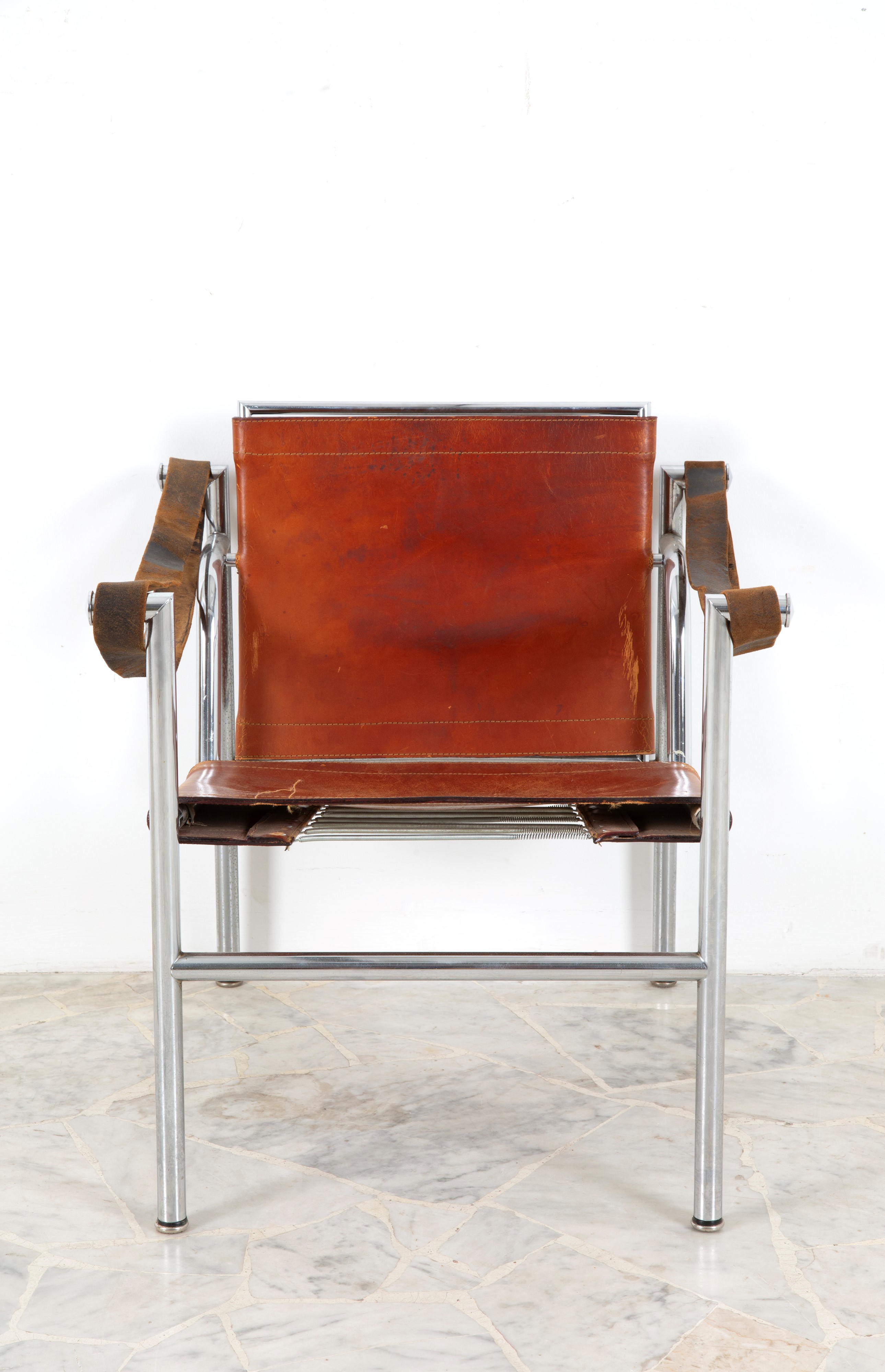 Le Corbusier - Due poltroncine LC1 per Cassina in acciaio e cuoio