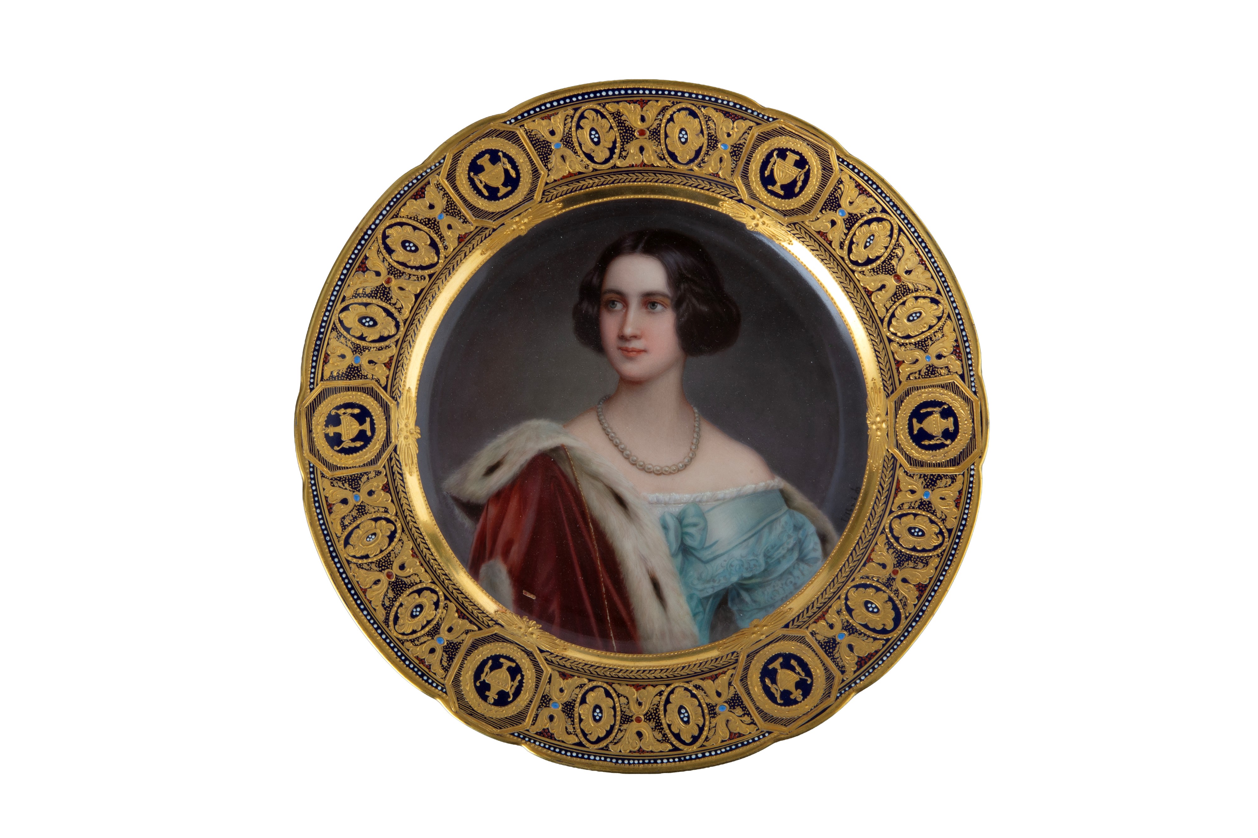 Heubach, Coppia di piatti in porcellana con decori in oro e tesa blu cobalto ("Gentildonne"), fin...