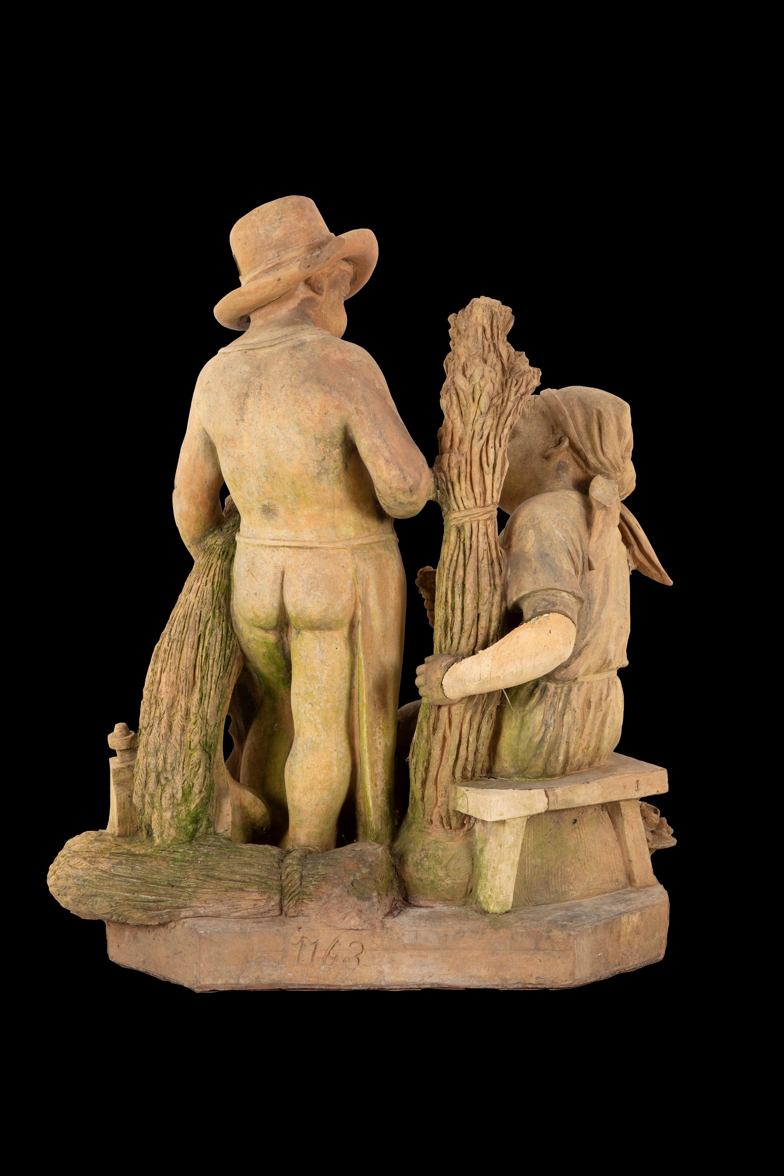 Gruppo scultoreo, Putti con spighe di grano, terracotta, fine XIX-inizi XX secolo