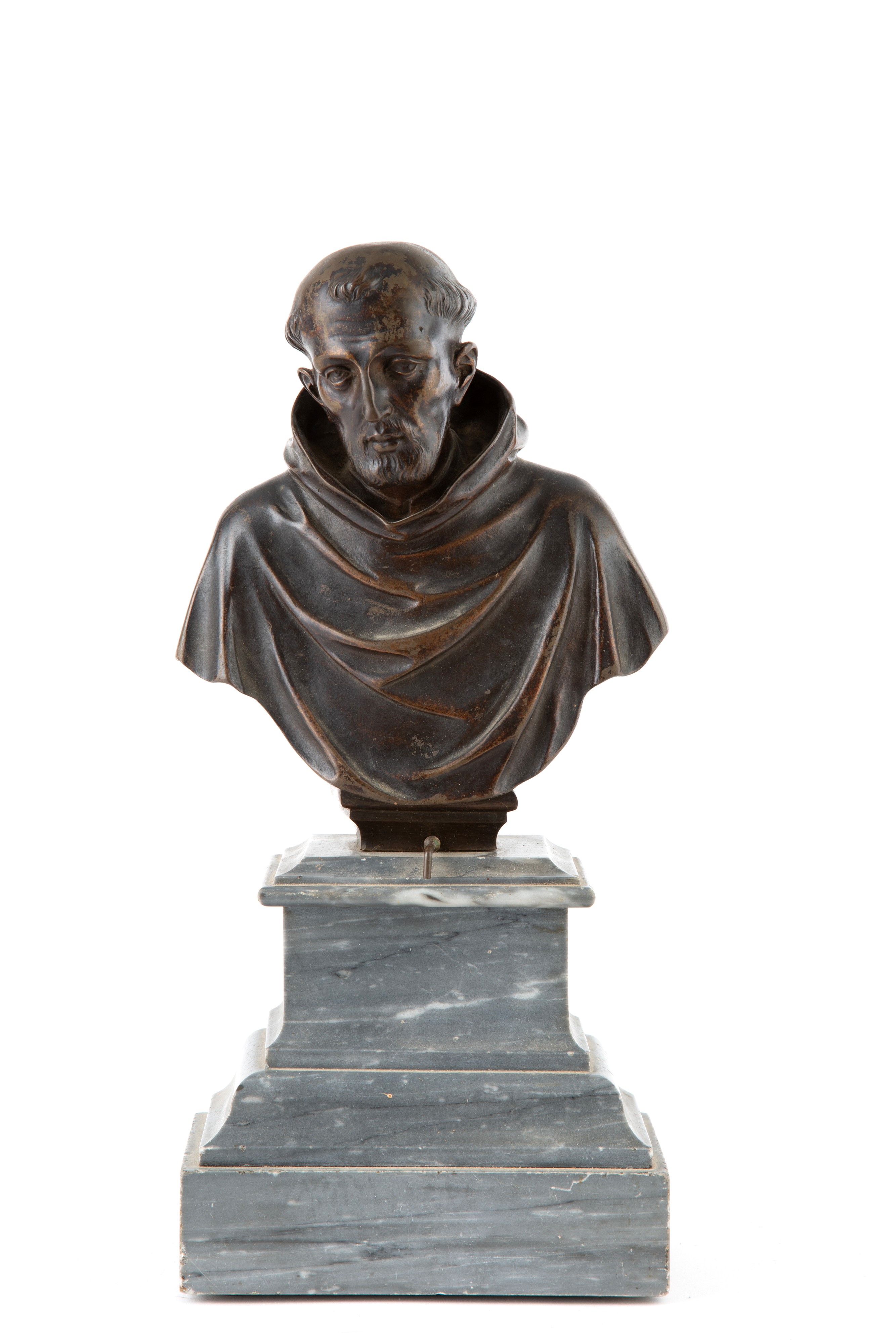 Scultura, Busto di frate in bronzo