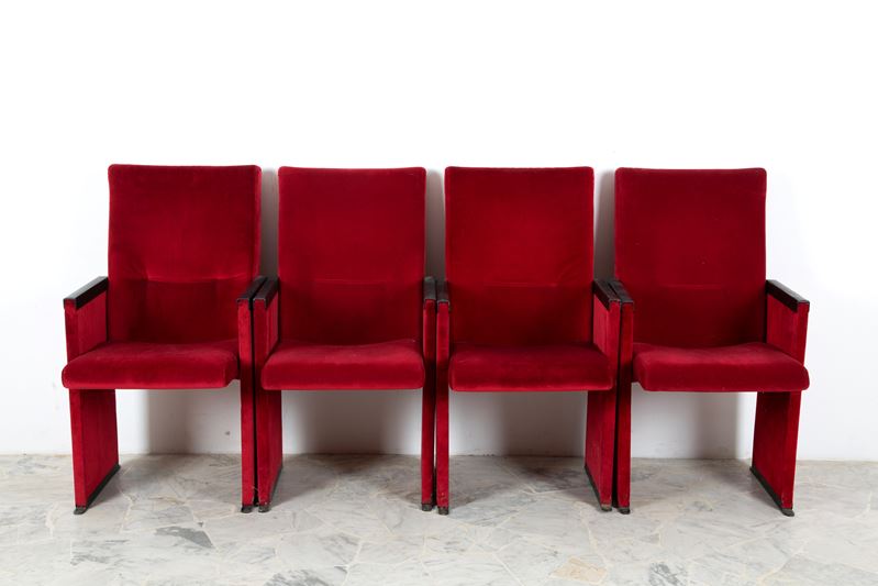 Carlo Scarpa - Quattro poltrone da teatro in velluto rosso