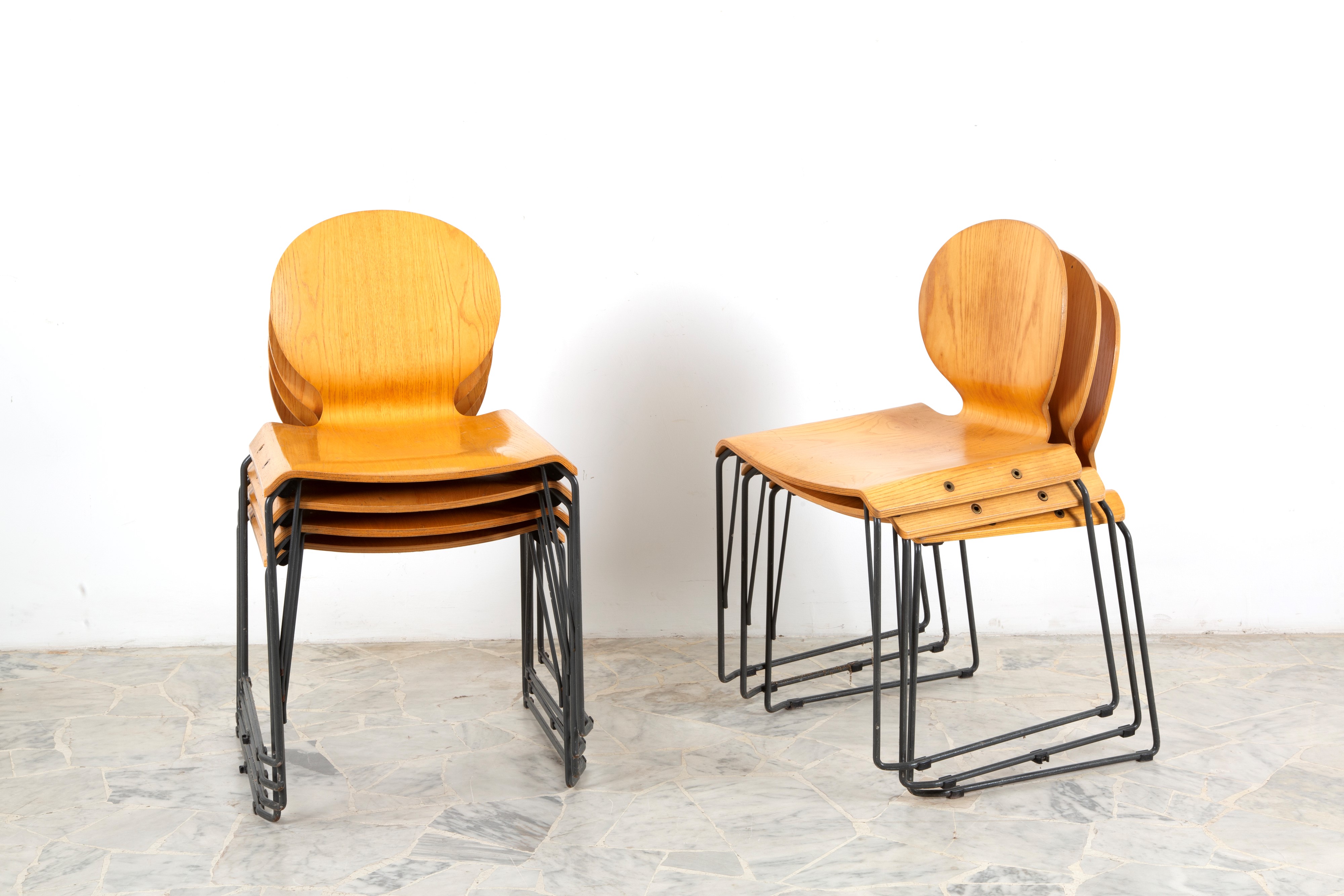Tobia Scarpa - Sette sedie Wire impilabili