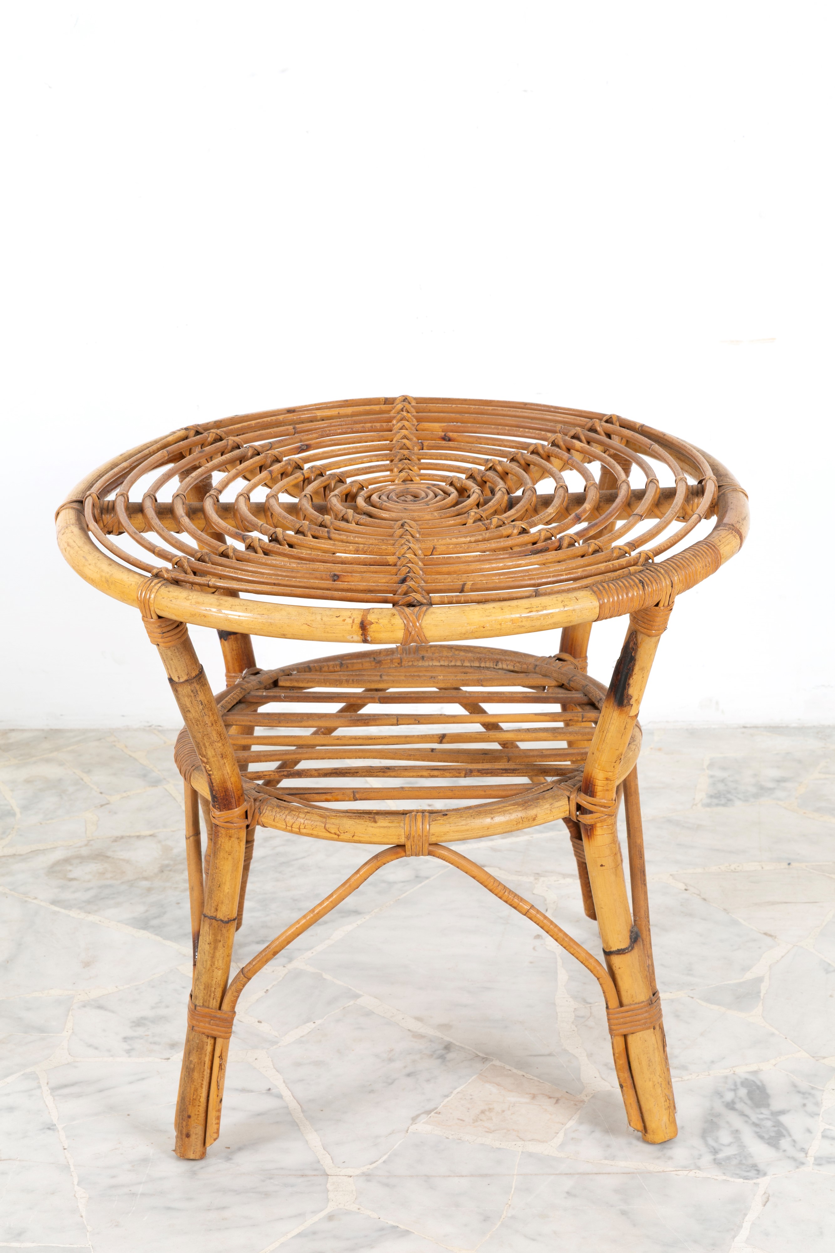 Gervasoni, Set da giardino in rattan: due poltrone e tavolino rotondo (anni '70)