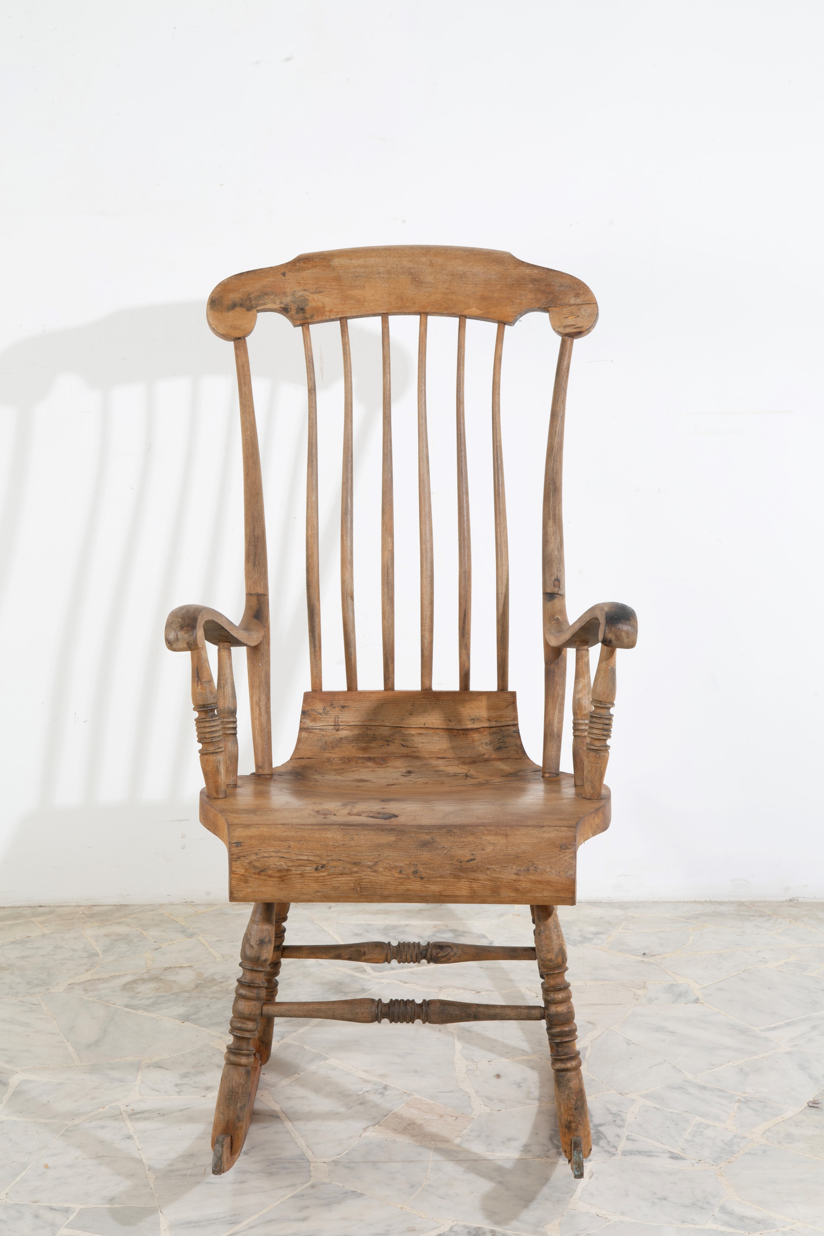 Sedia a dondolo in legno, inizio XX secolo