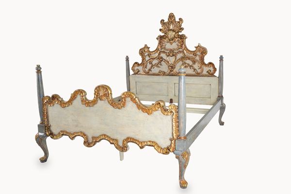 Letto in legno laccato e dorato