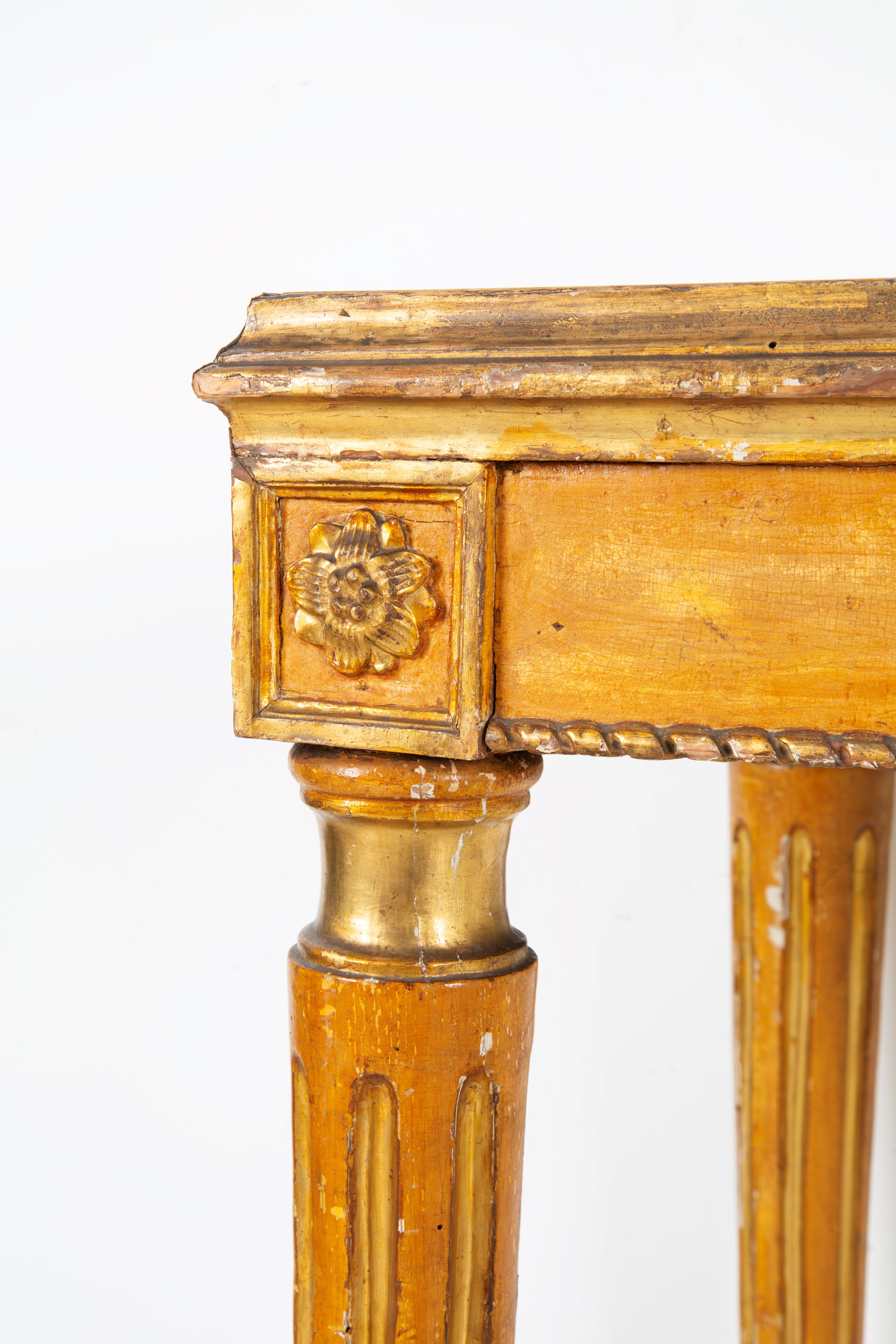Consolle, legno laccato e dorato con piano in marmo giallo, XIX secolo