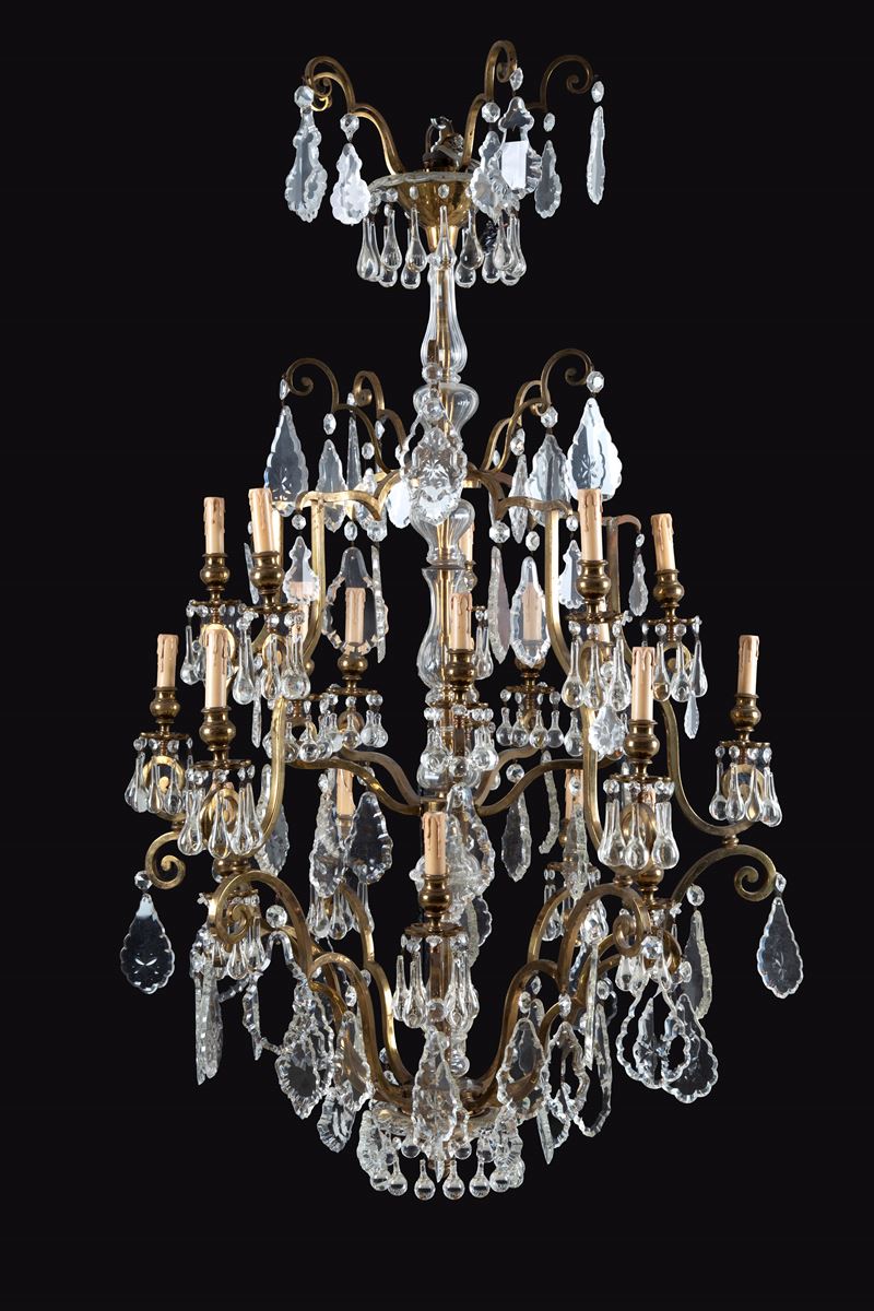 Lampadario monumentale in ottone e cristallo con pendenti, XIX secolo