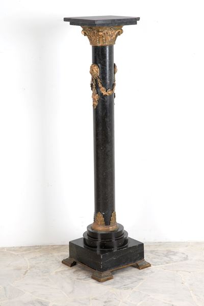 Colonna in marmo nero con guarnizioni in bronzo dorato, seconda metà del XIX secolo