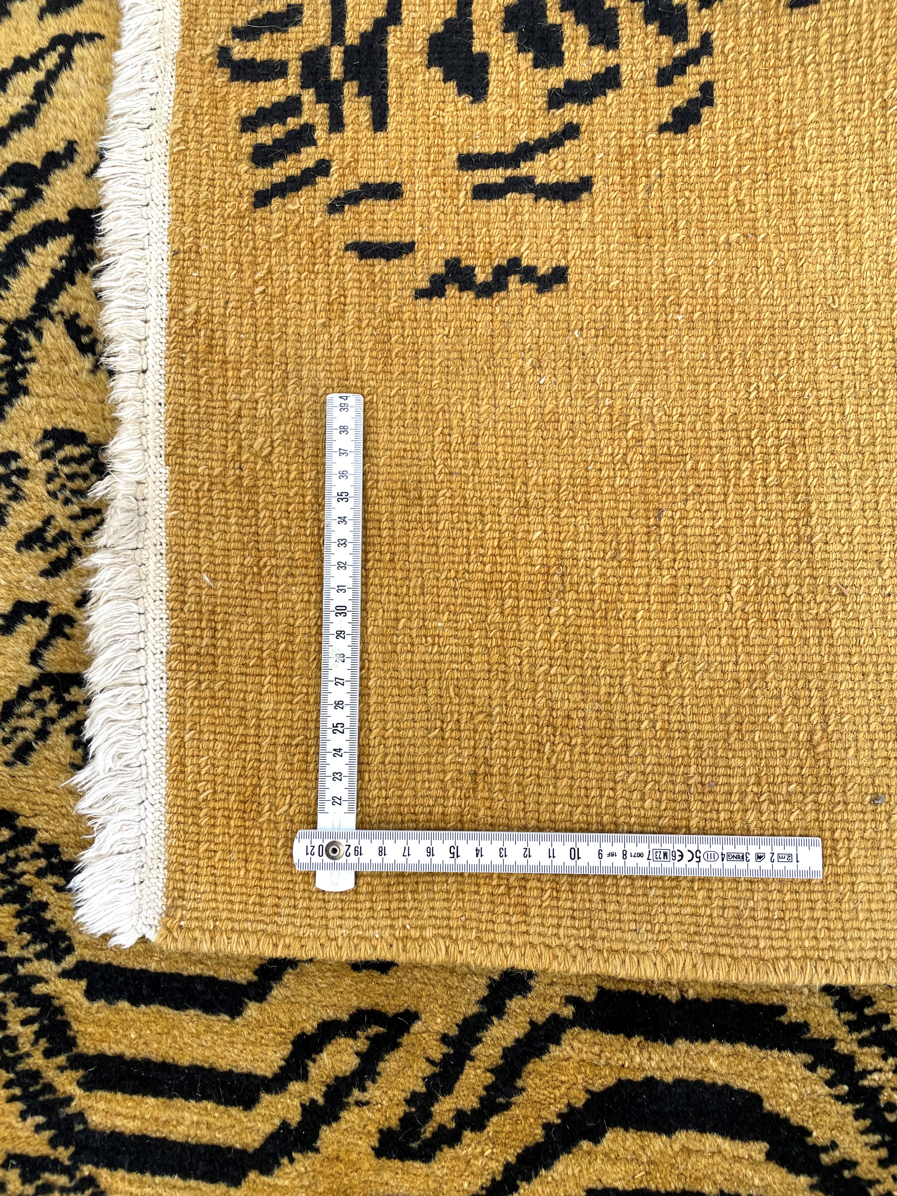 Tappeto con disegno a tigre, Tibet, seconda metà del XX secolo