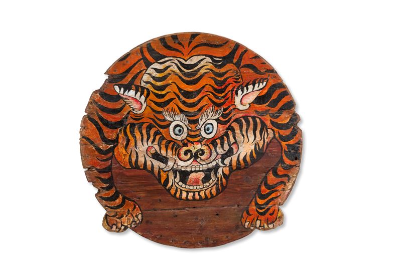 Pannello sagomato raffigurante Tigre, legno dipinto, Tibet, seconda metà del XIX secolo