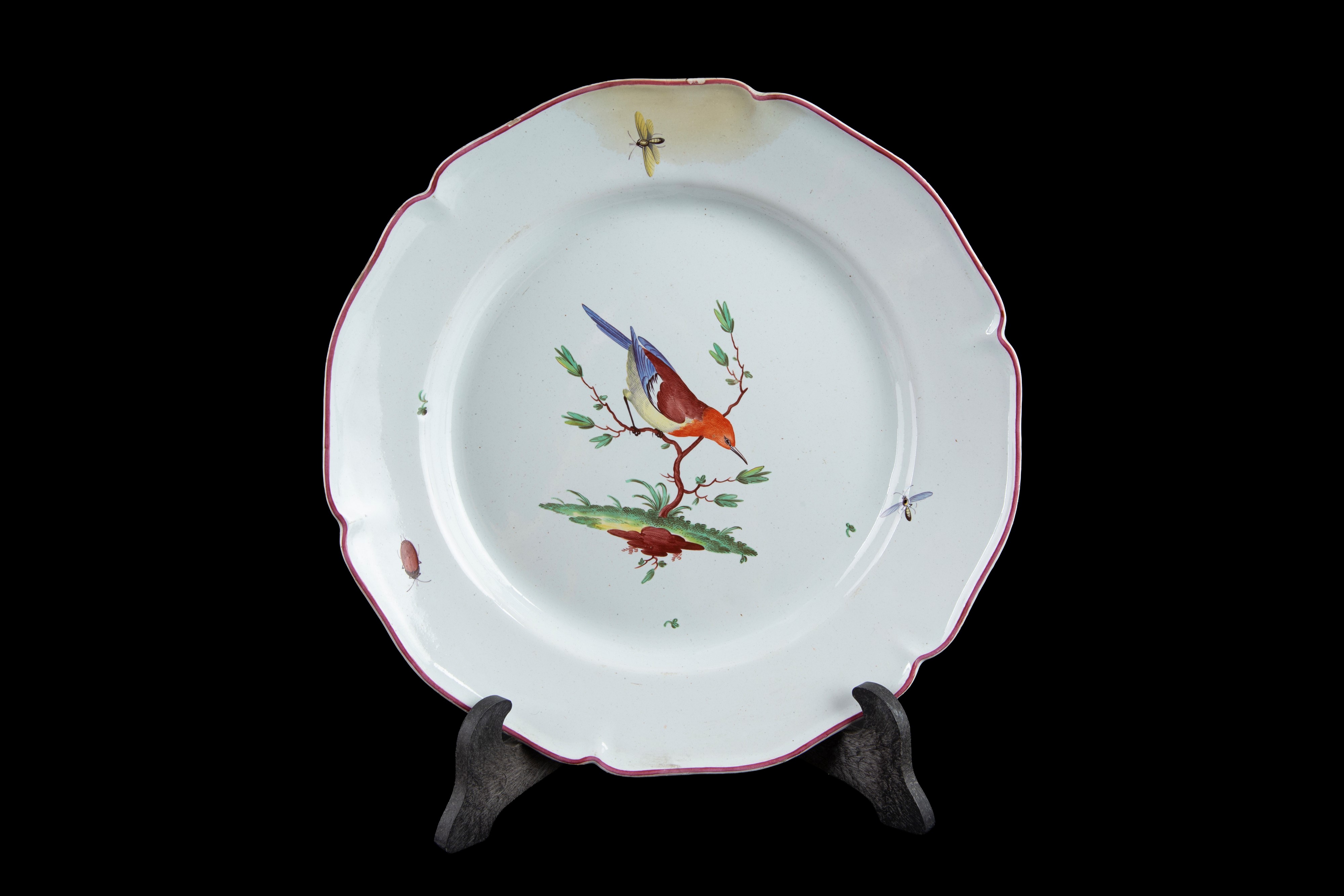 Set di dieci piatti in ceramica dipinta con volatili, Francia, XVIII secolo