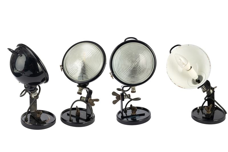 Set di quattro lampade snodabili, metallo nero con vetro a faro, anni ’70 (una con vetro mancante...