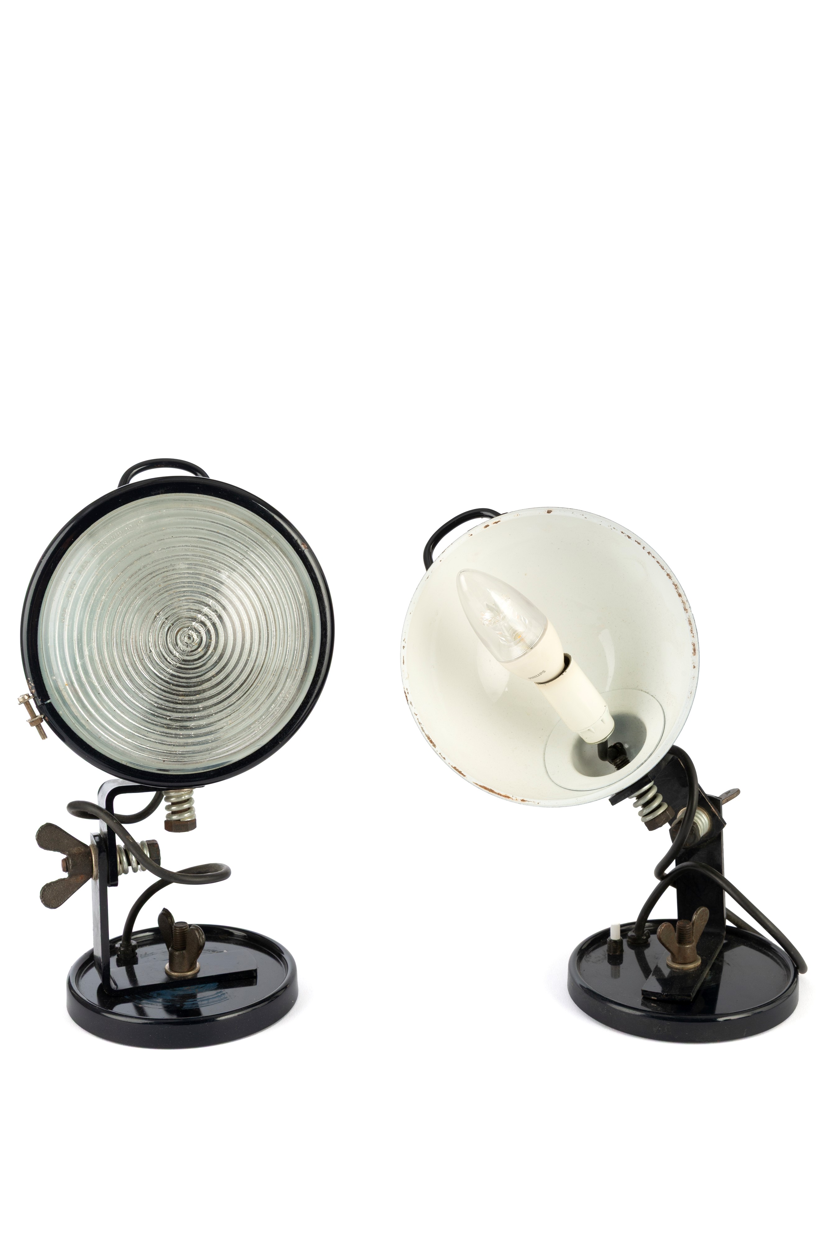Set di quattro lampade snodabili, metallo nero con vetro a faro, anni ’70 (una con vetro mancante...