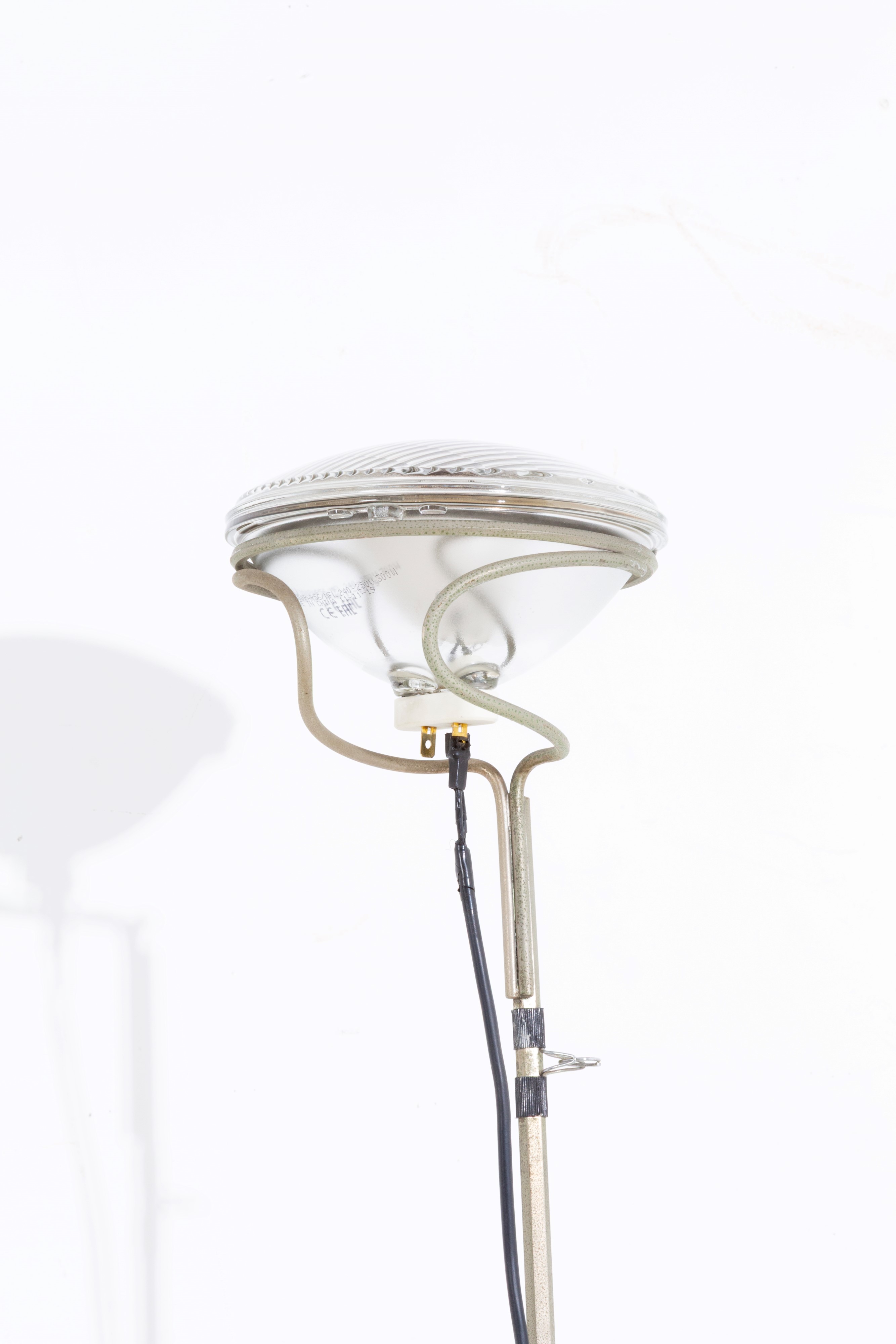 Achille Castiglioni, Pier Giacomo Castiglioni - Lampada da terra allungabile mod. Toio, ferro dip...