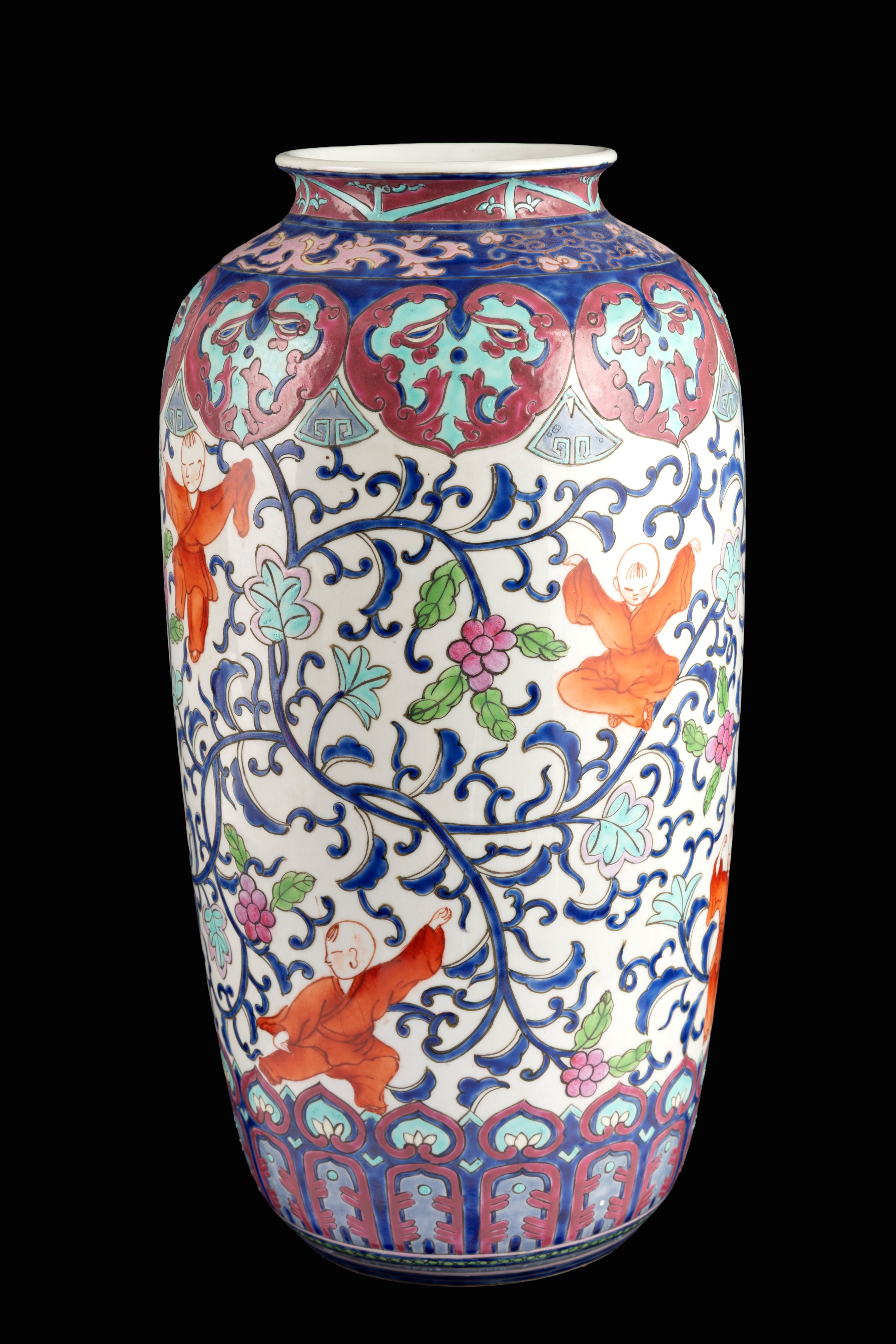 Vaso in porcellana dipinta, Cina, inizi XX secolo