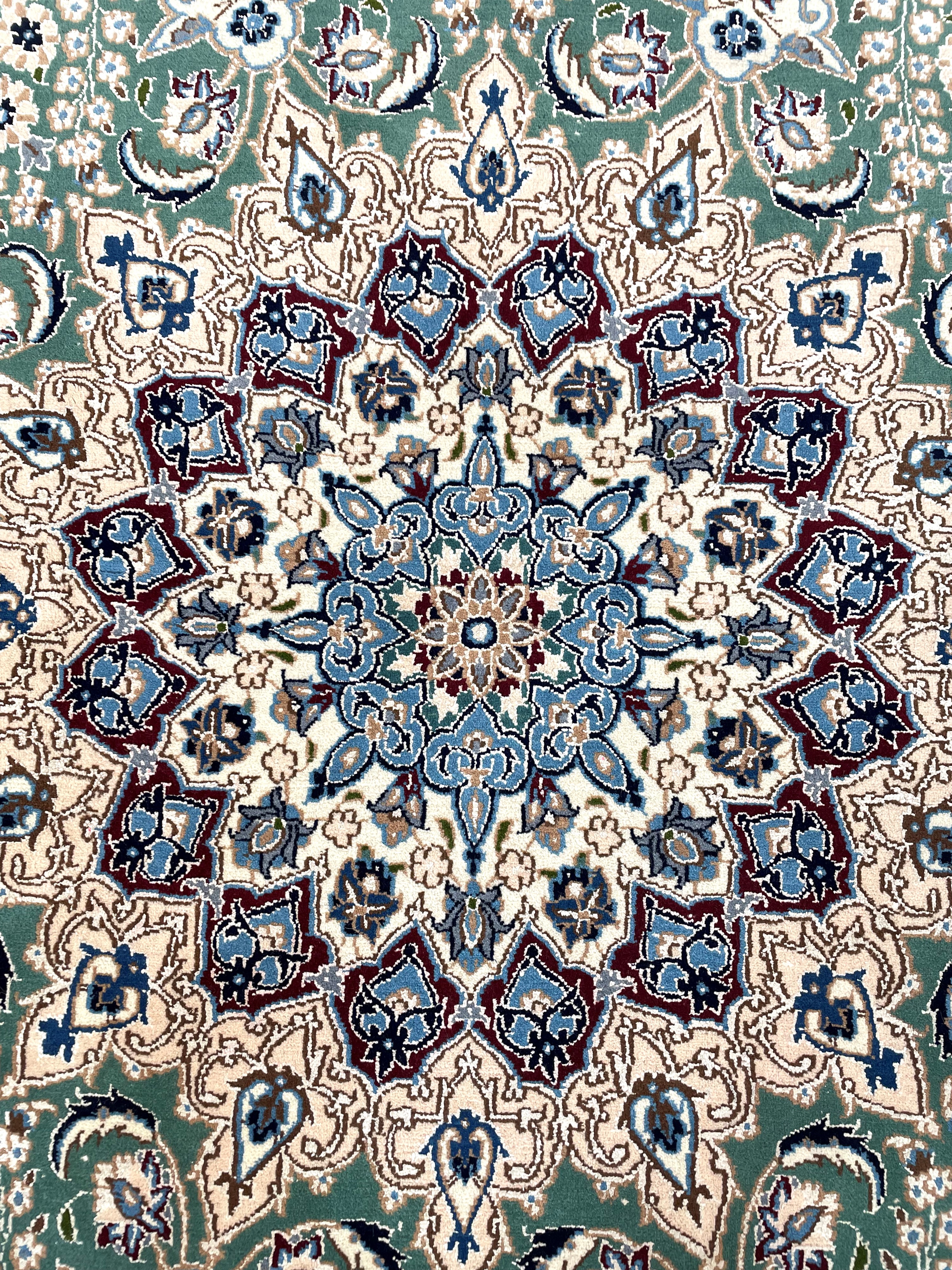 Tappeto Nain, Persia, lana e seta, diametro circa 220 cm