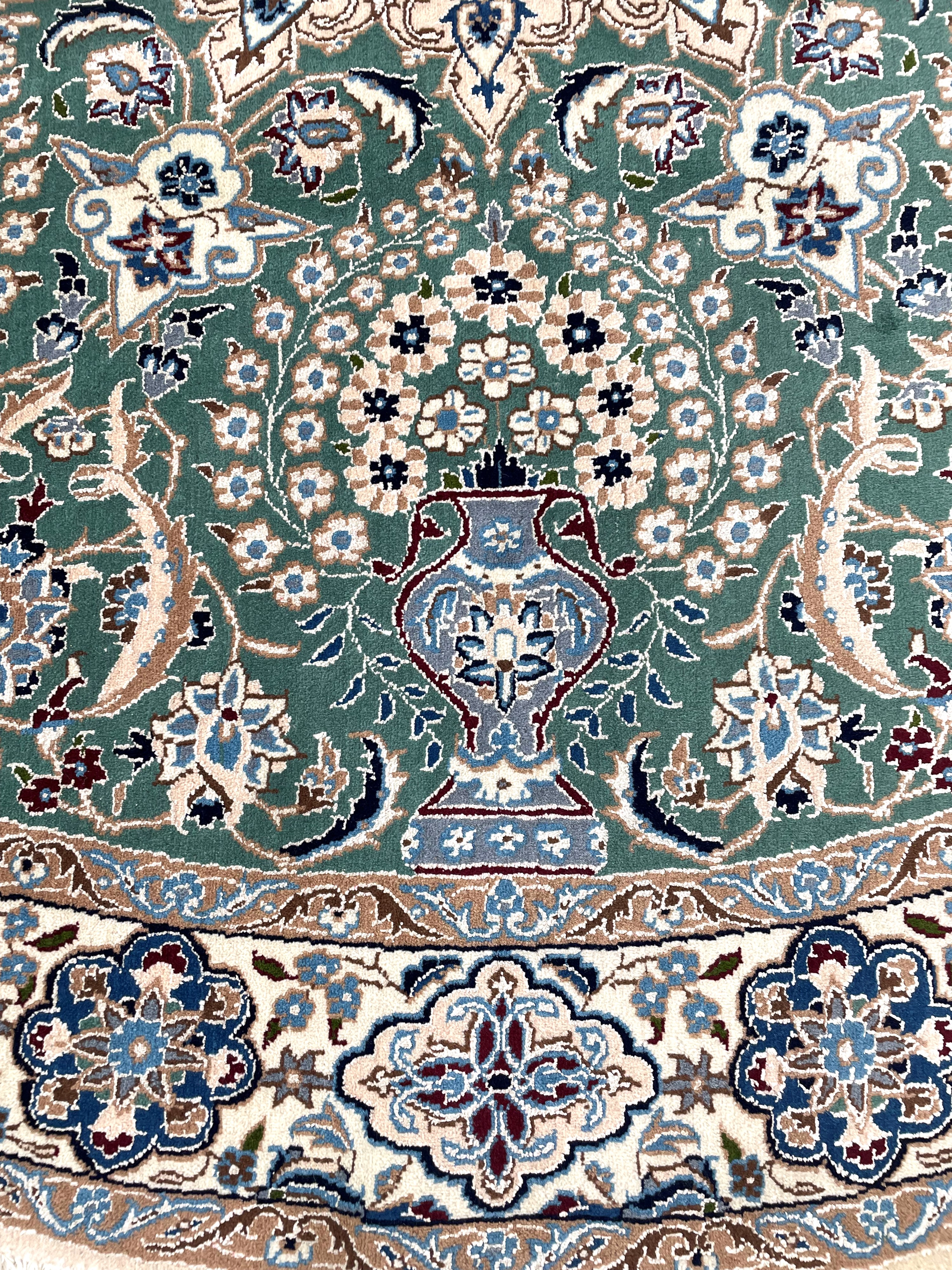 Tappeto Nain, Persia, lana e seta, diametro circa 220 cm
