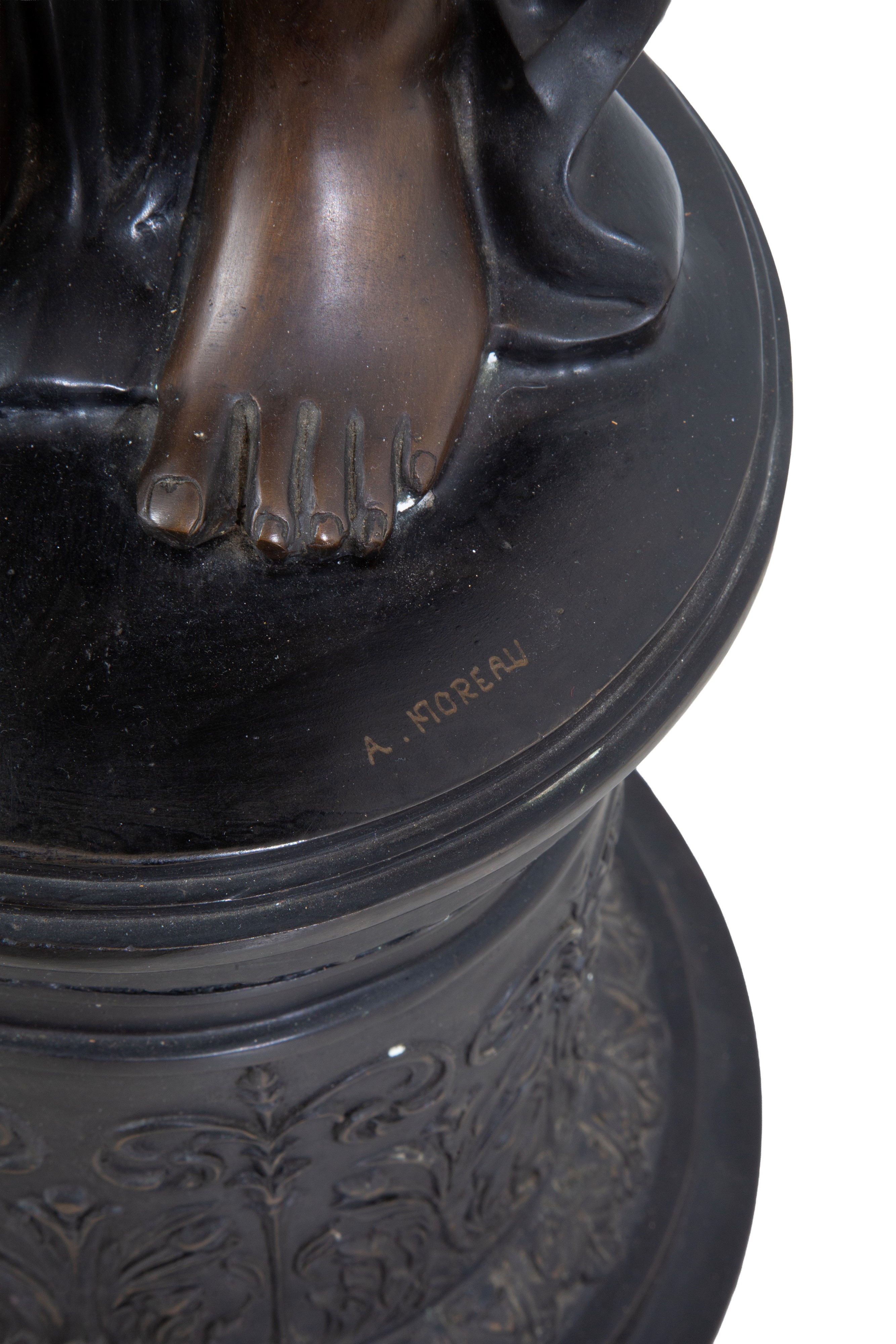 Lampada da terra a tre luci, donna stilizzata, bronzo e vetri colorati (XX secolo)