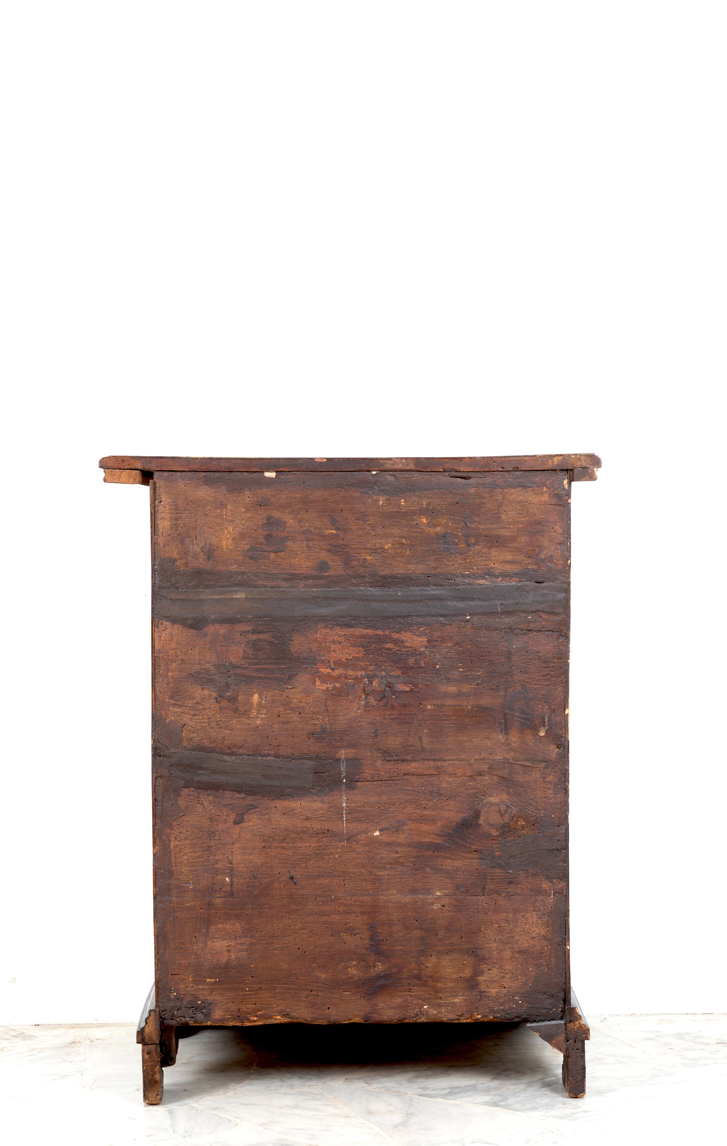 Commode a tre cassetti, lastronata in legni vari