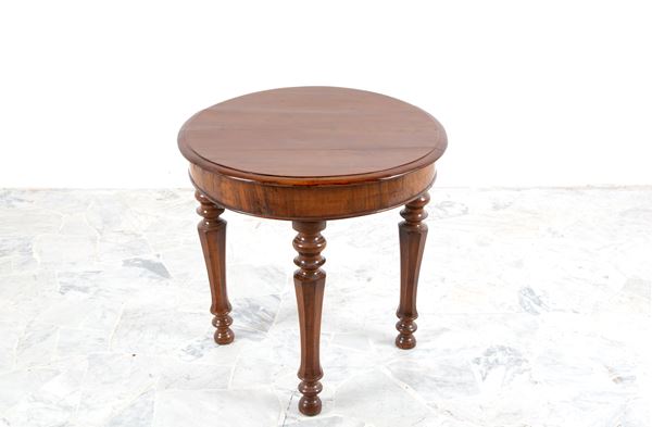 Round coffee table